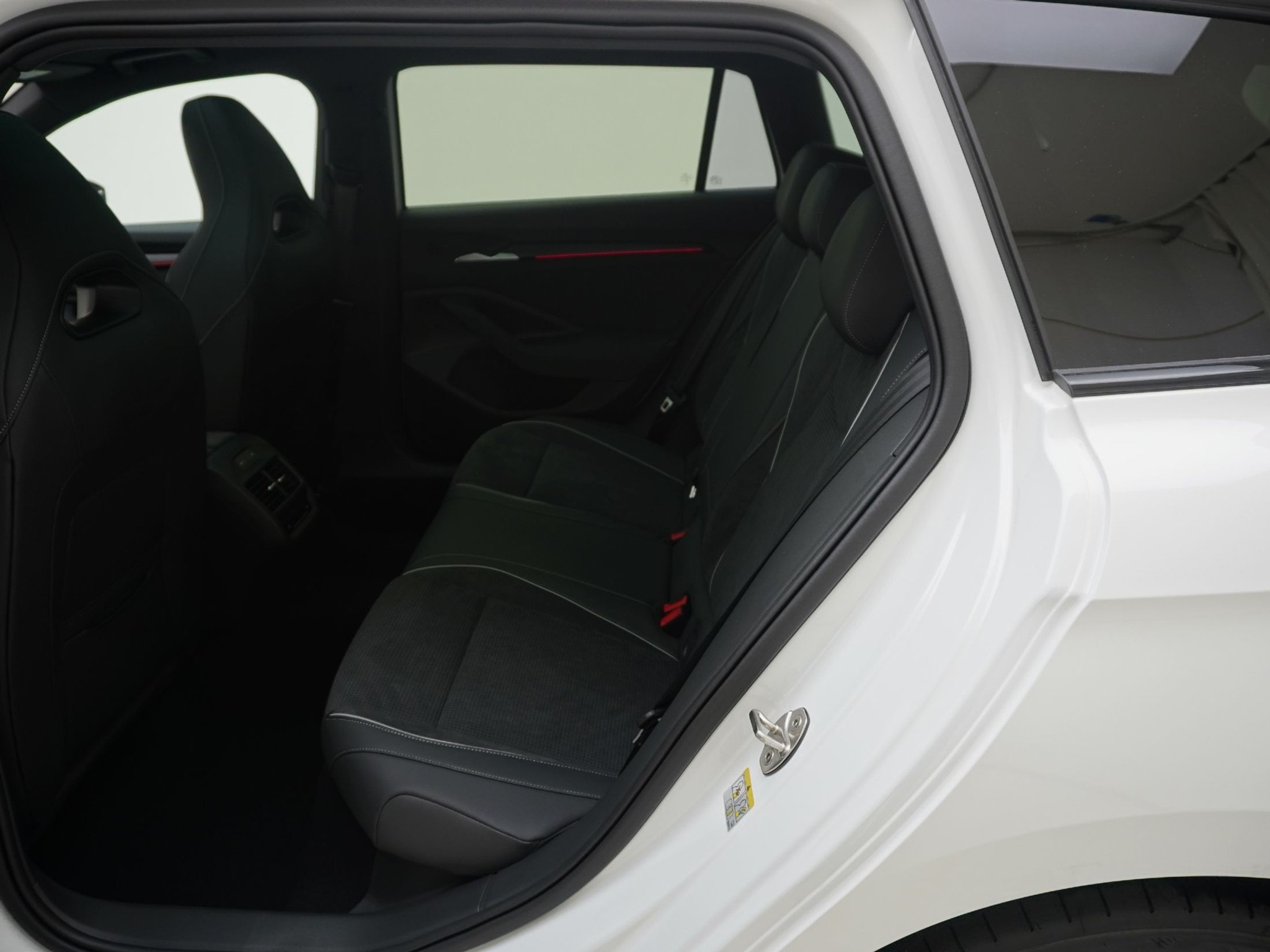 listing desktop thumbnail image 13