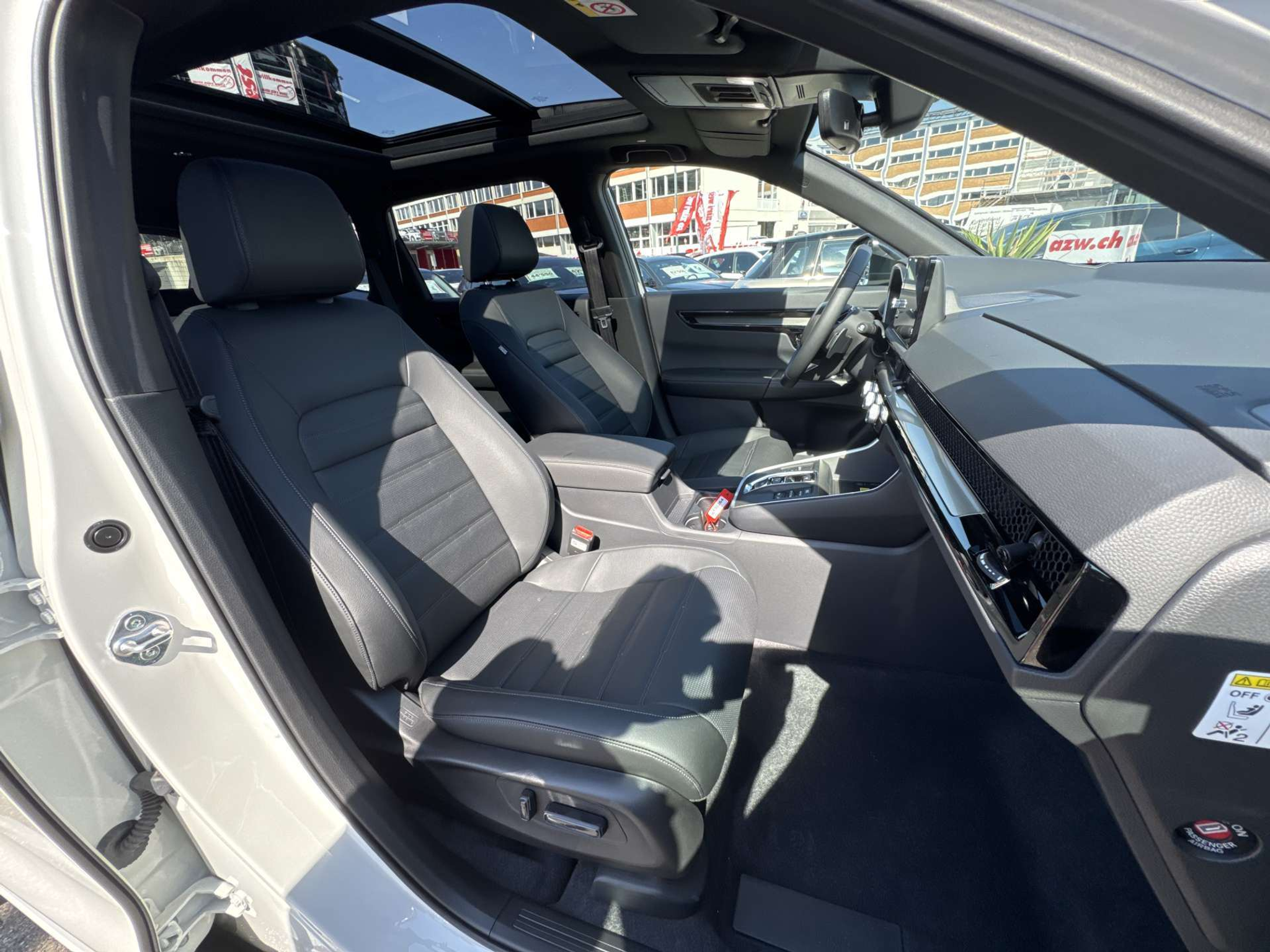 listing desktop thumbnail image 11