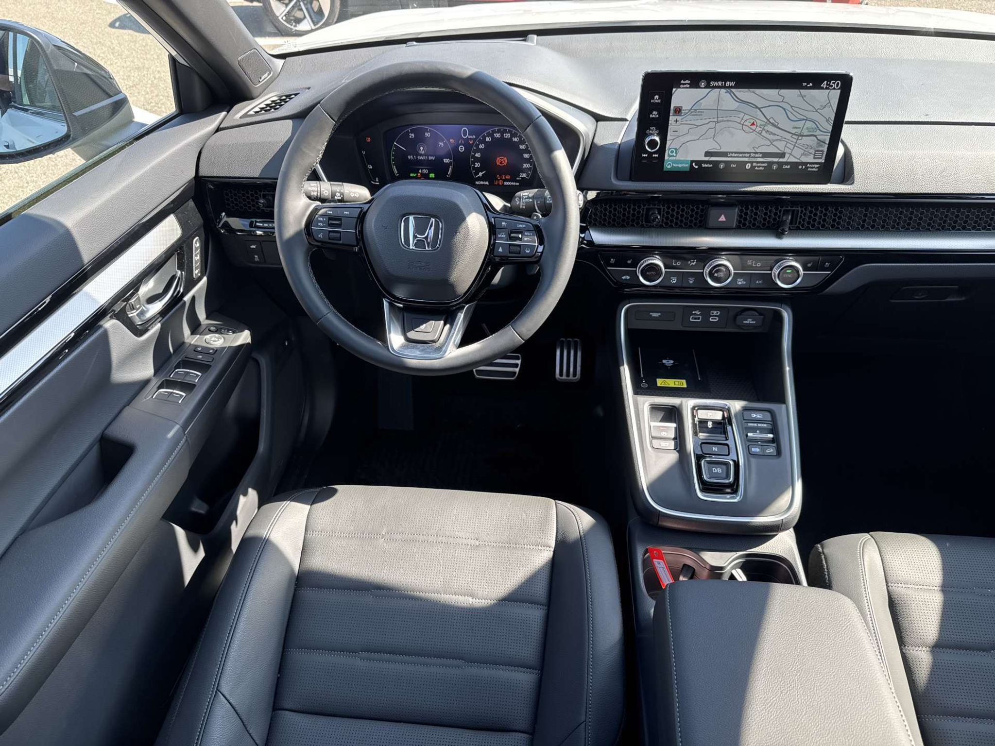 listing desktop thumbnail image 3