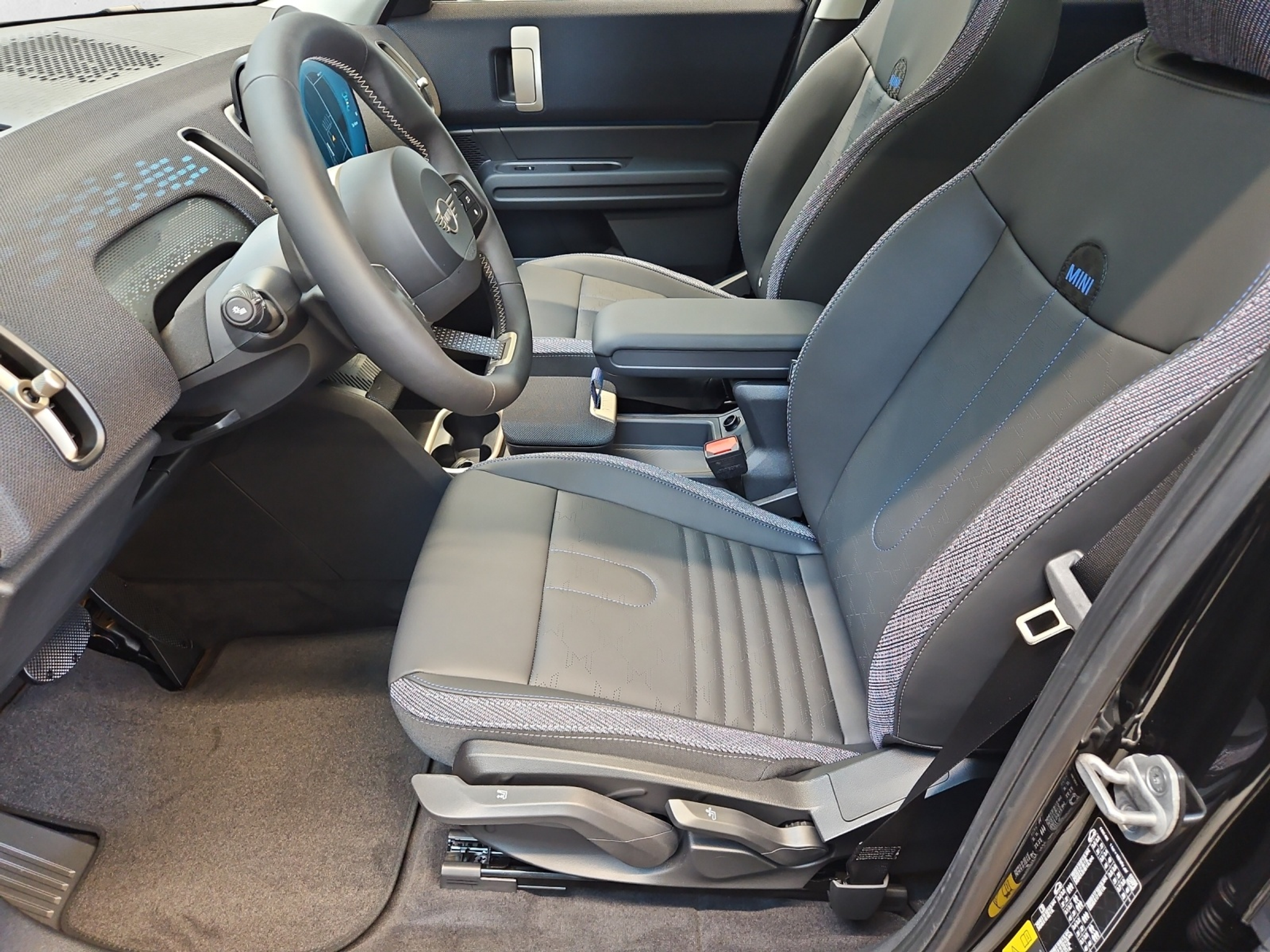 listing desktop thumbnail image 9