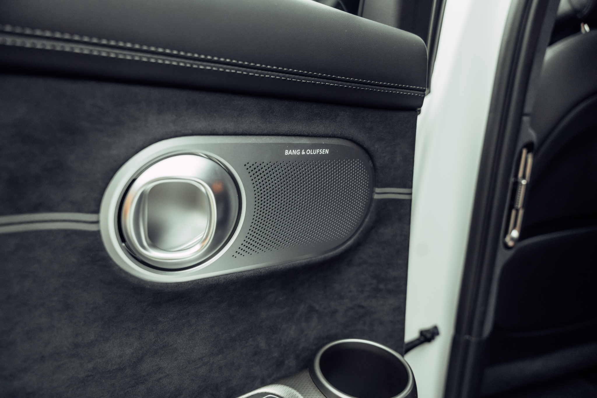 listing desktop thumbnail image 16