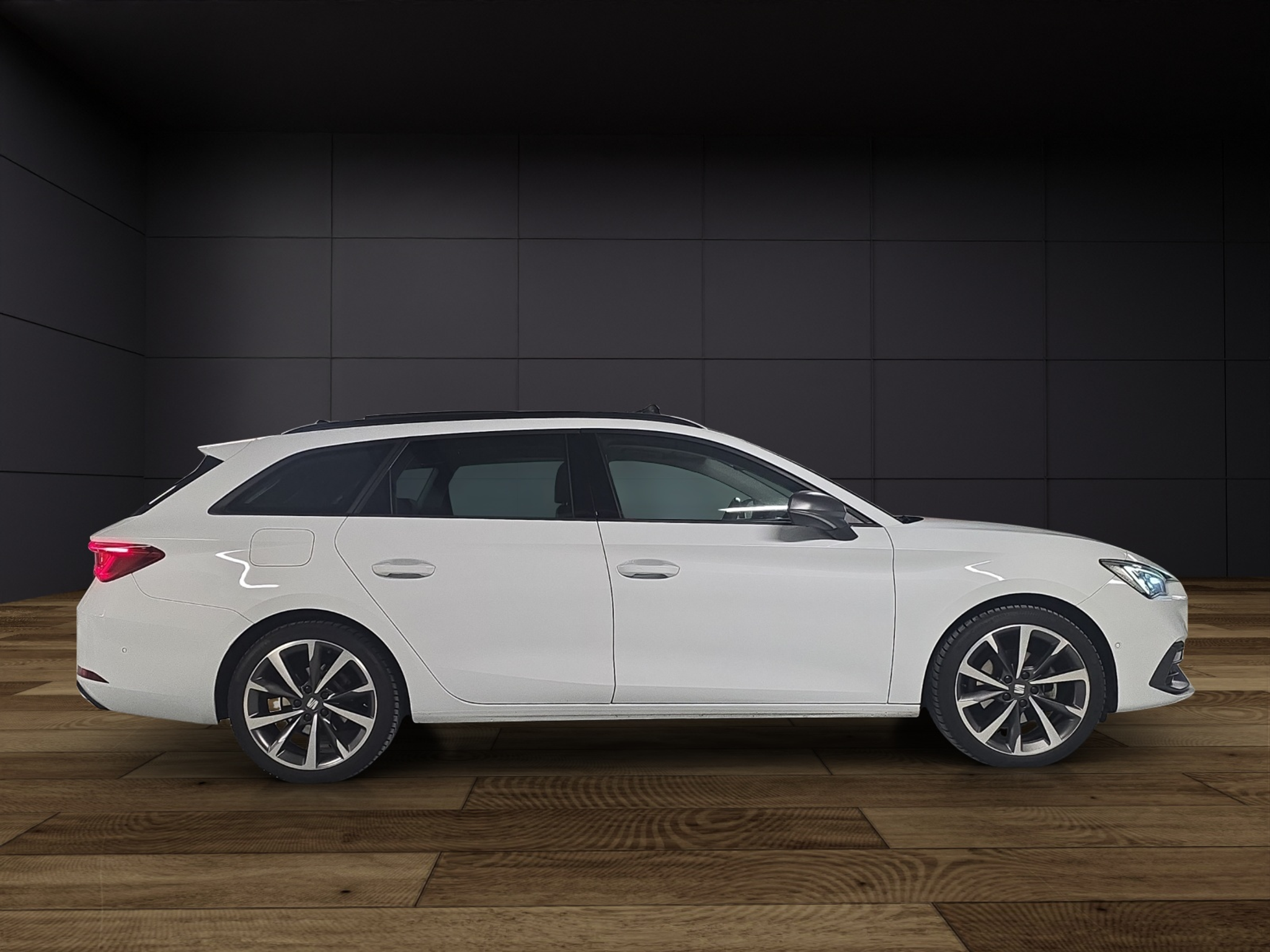 listing desktop thumbnail image 4