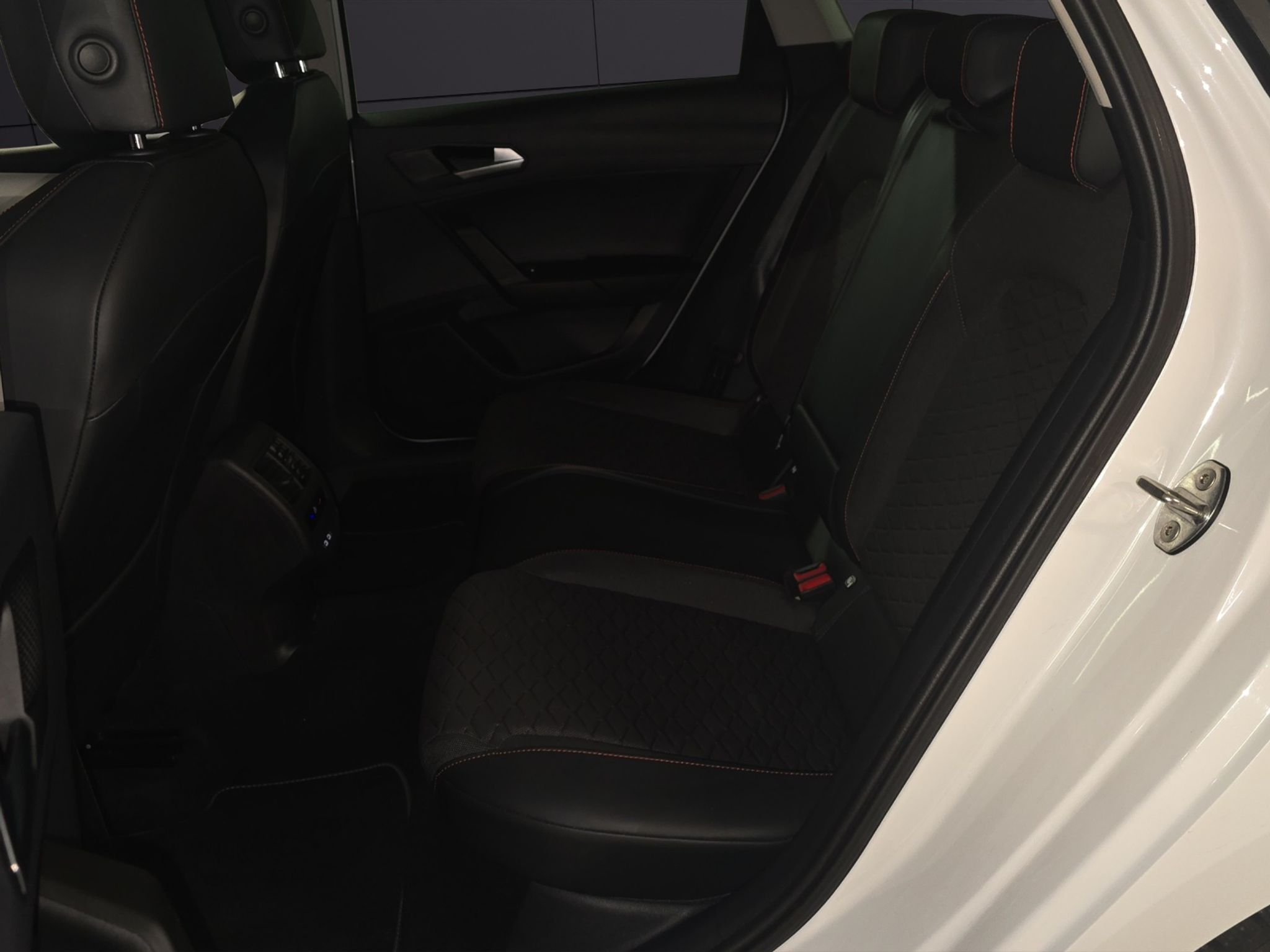 listing desktop thumbnail image 21