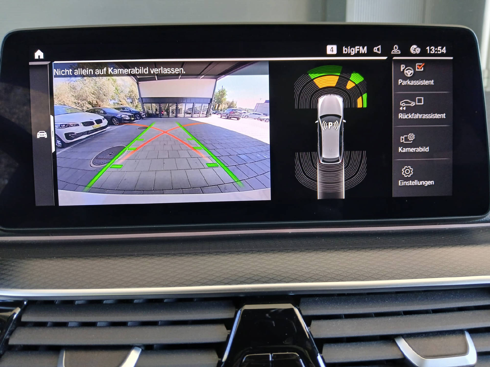 listing desktop thumbnail image 12