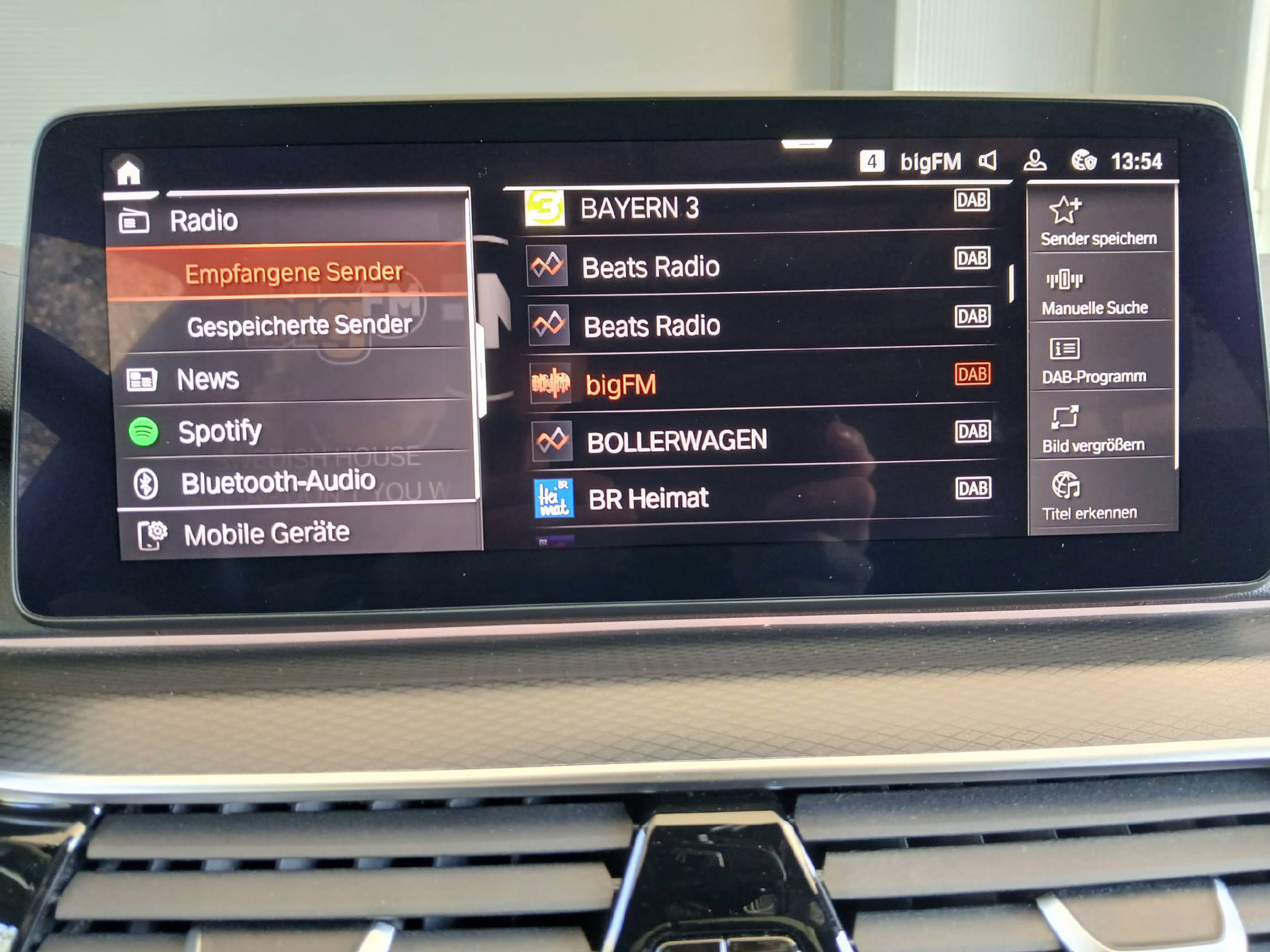 listing desktop thumbnail image 14