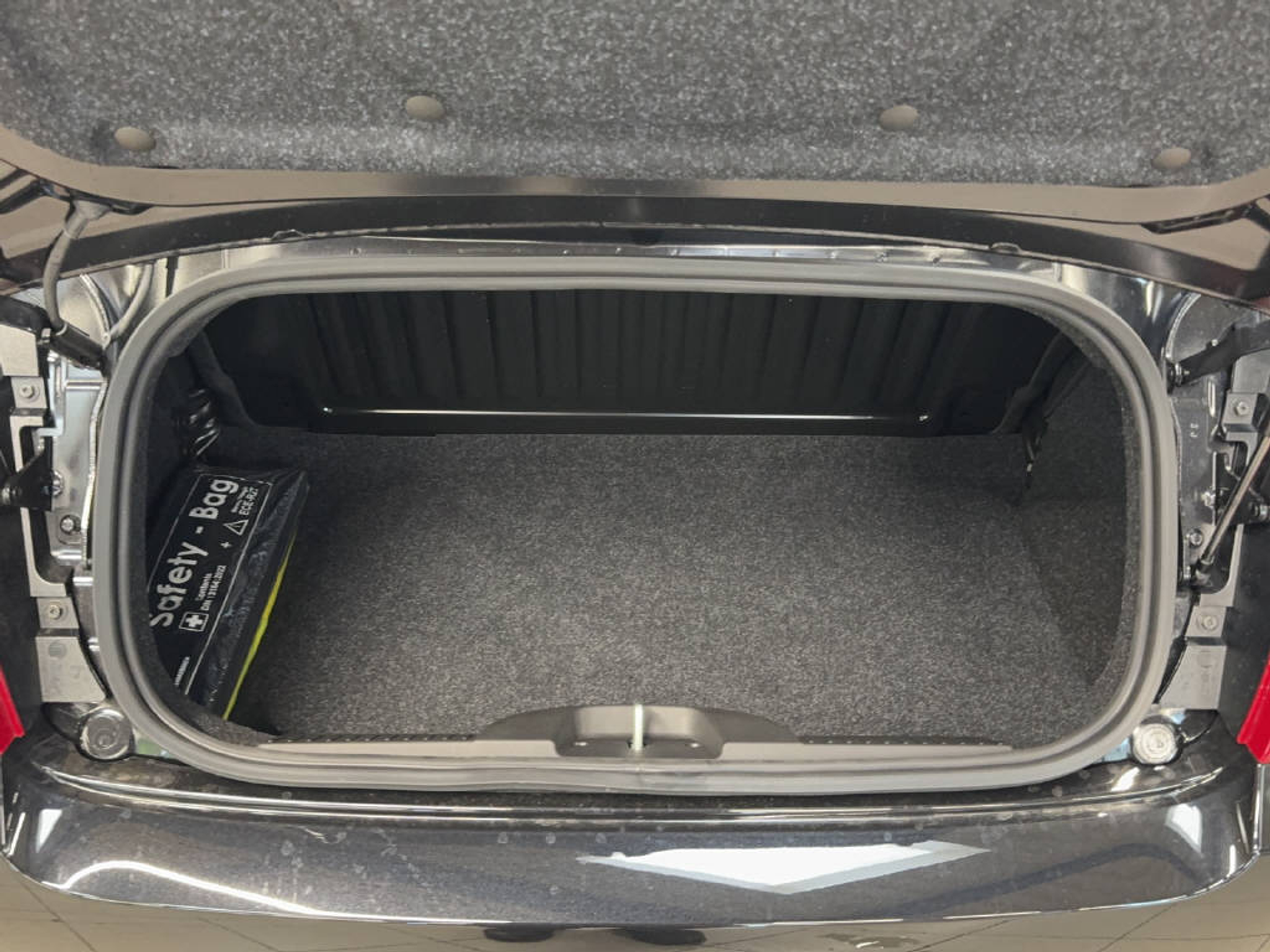 listing desktop thumbnail image 9