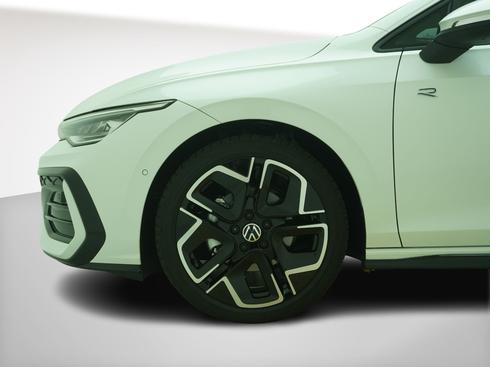 listing desktop thumbnail image 8