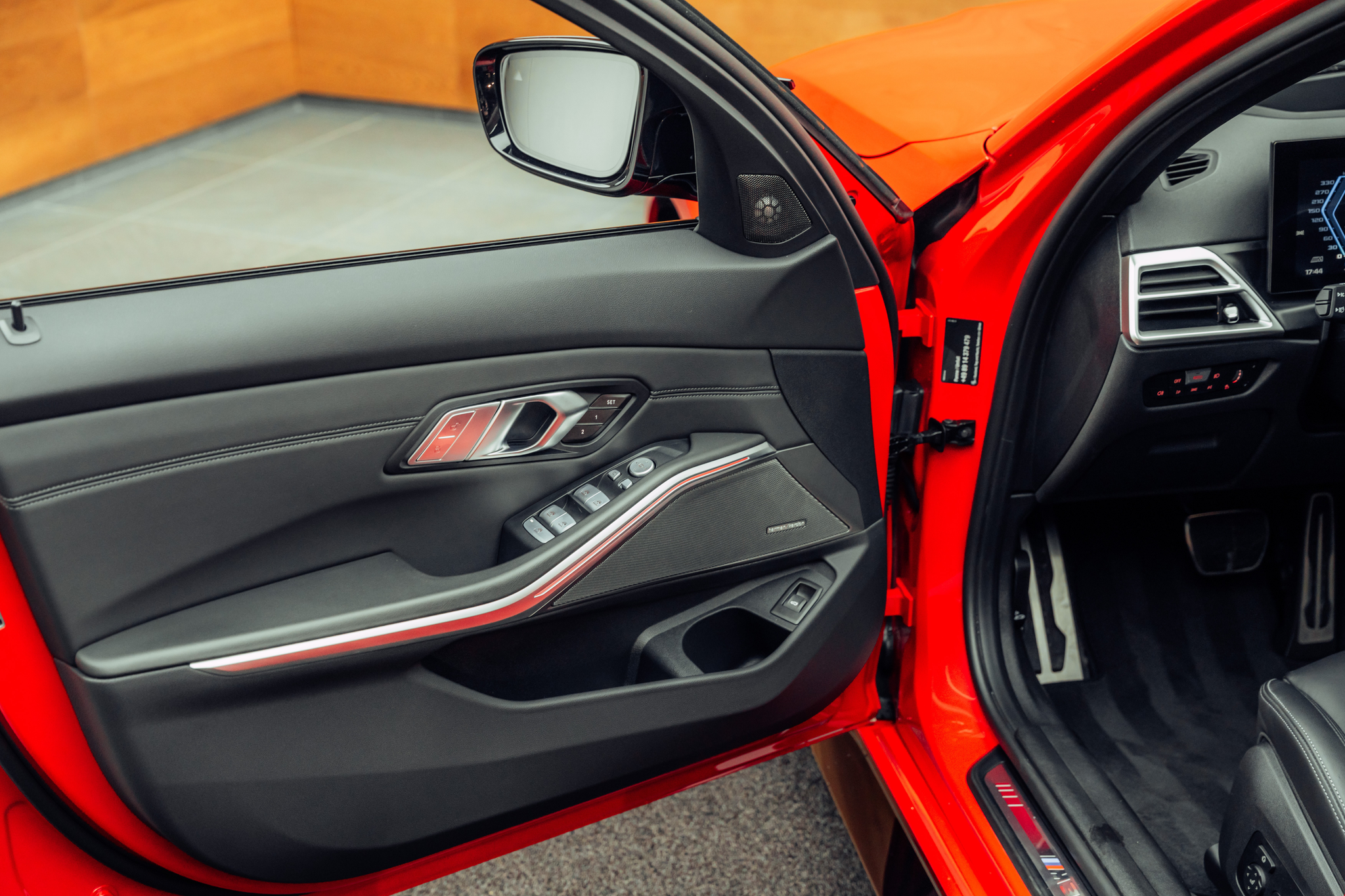 listing desktop thumbnail image 12