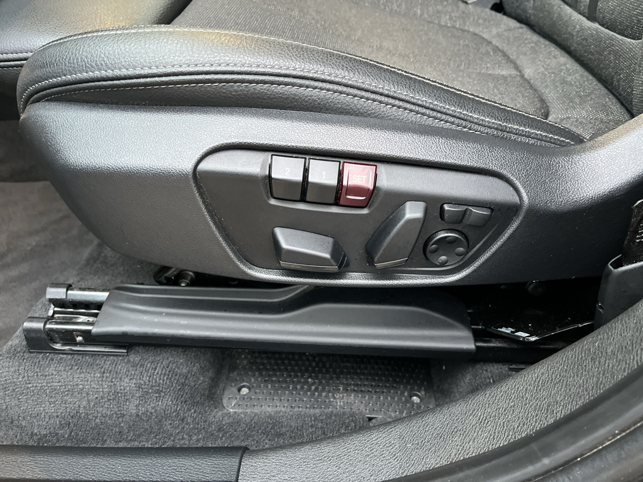 listing desktop thumbnail image 18