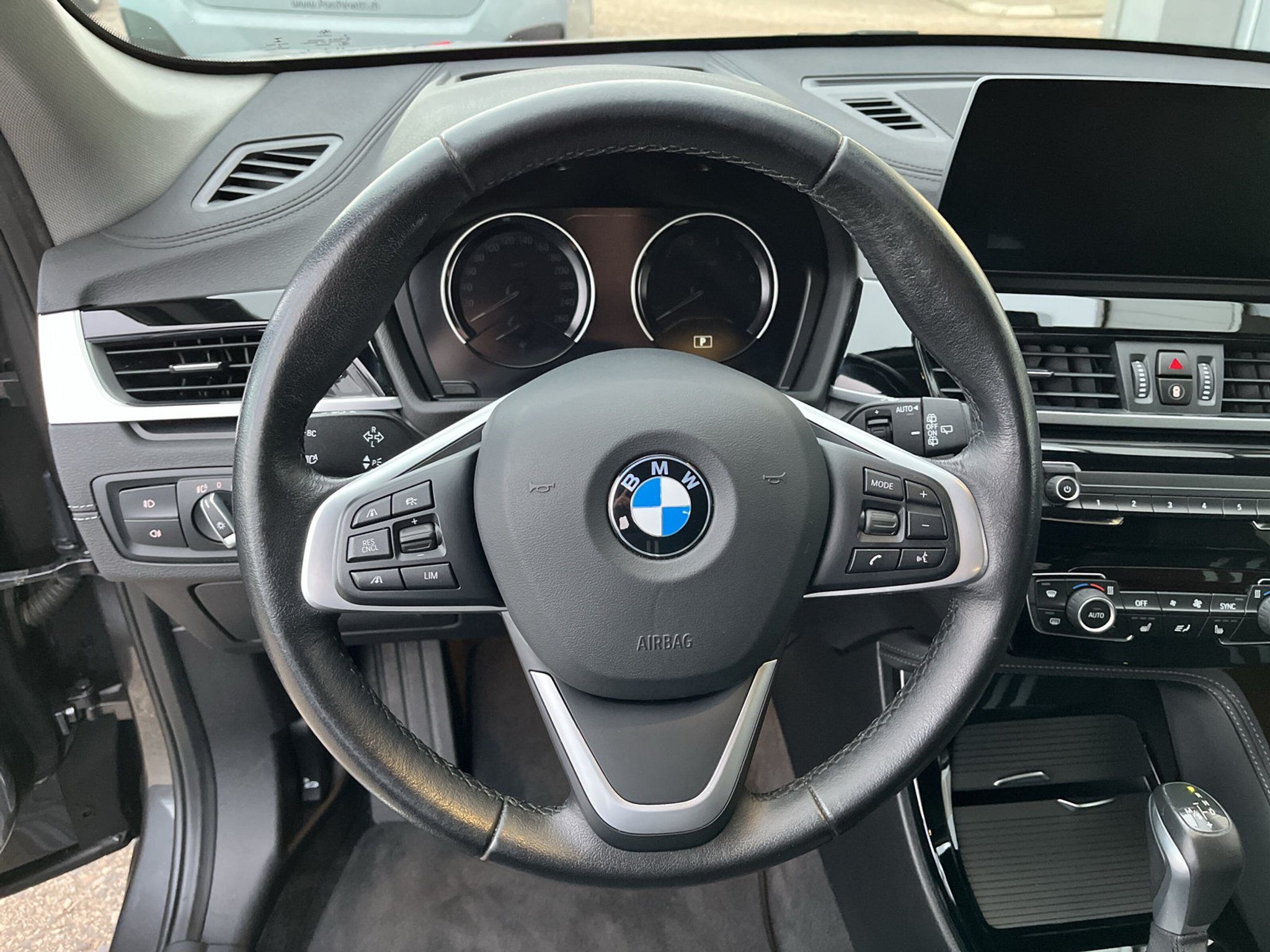 listing desktop thumbnail image 11