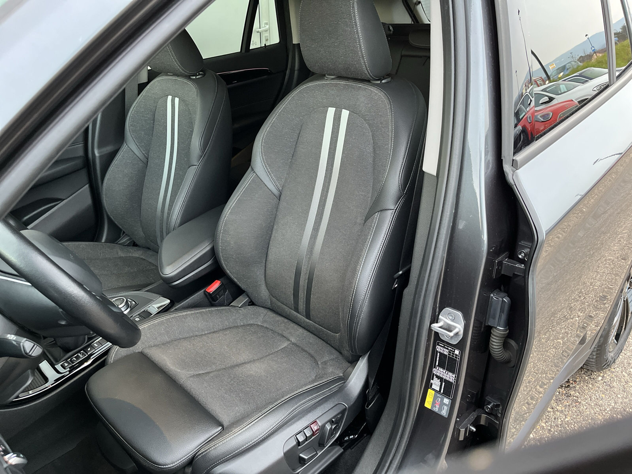 listing desktop thumbnail image 9