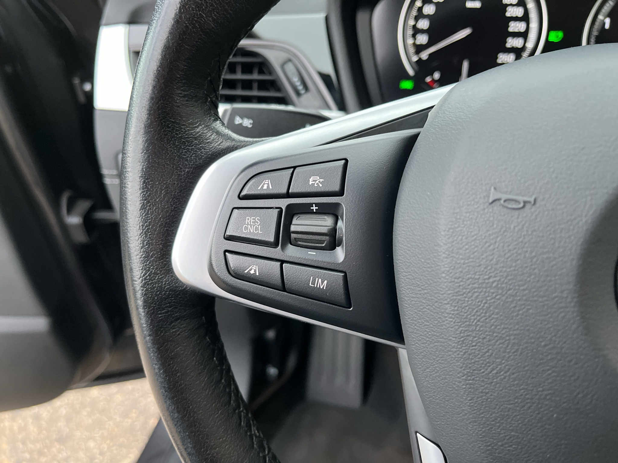 listing desktop thumbnail image 14