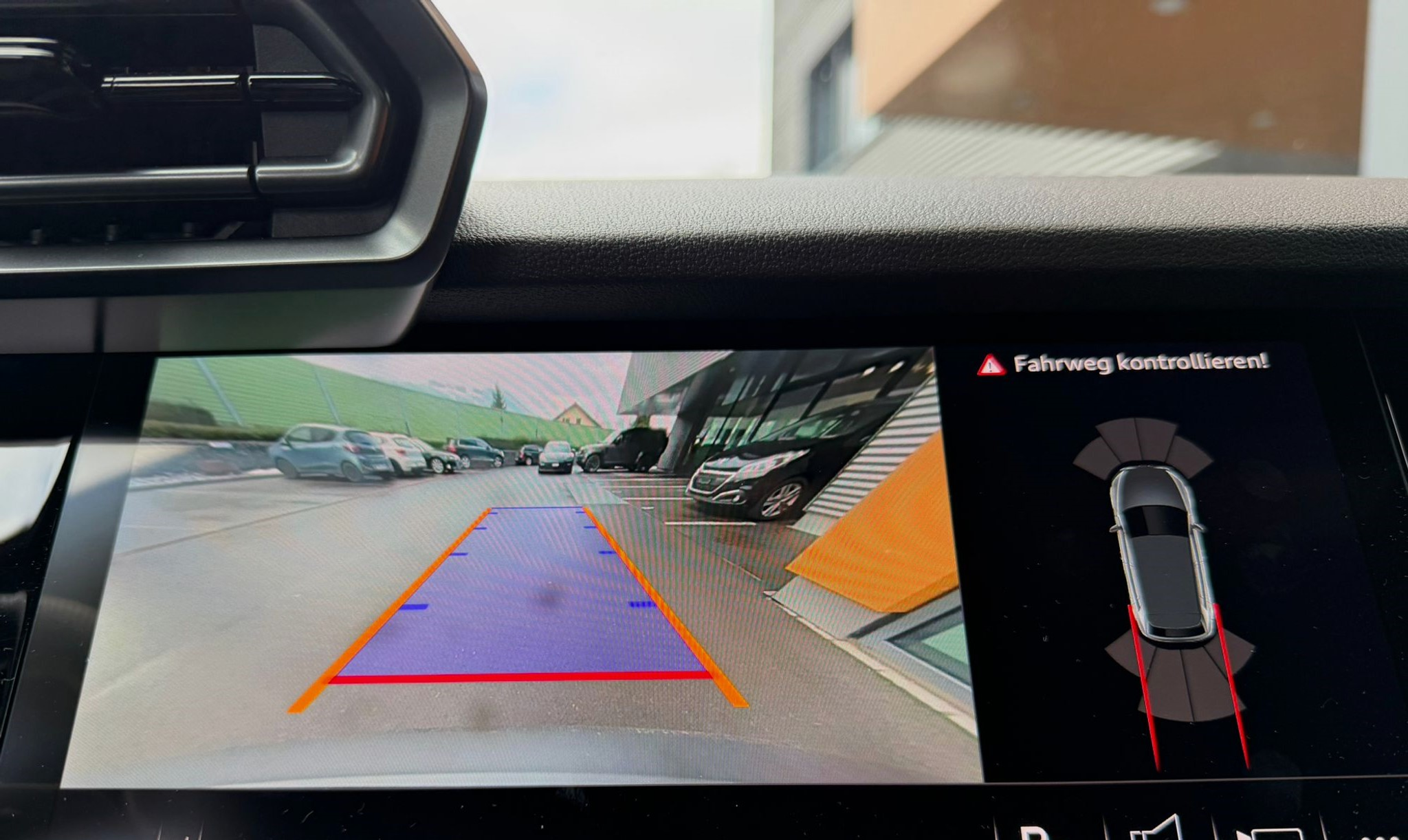 listing desktop thumbnail image 7