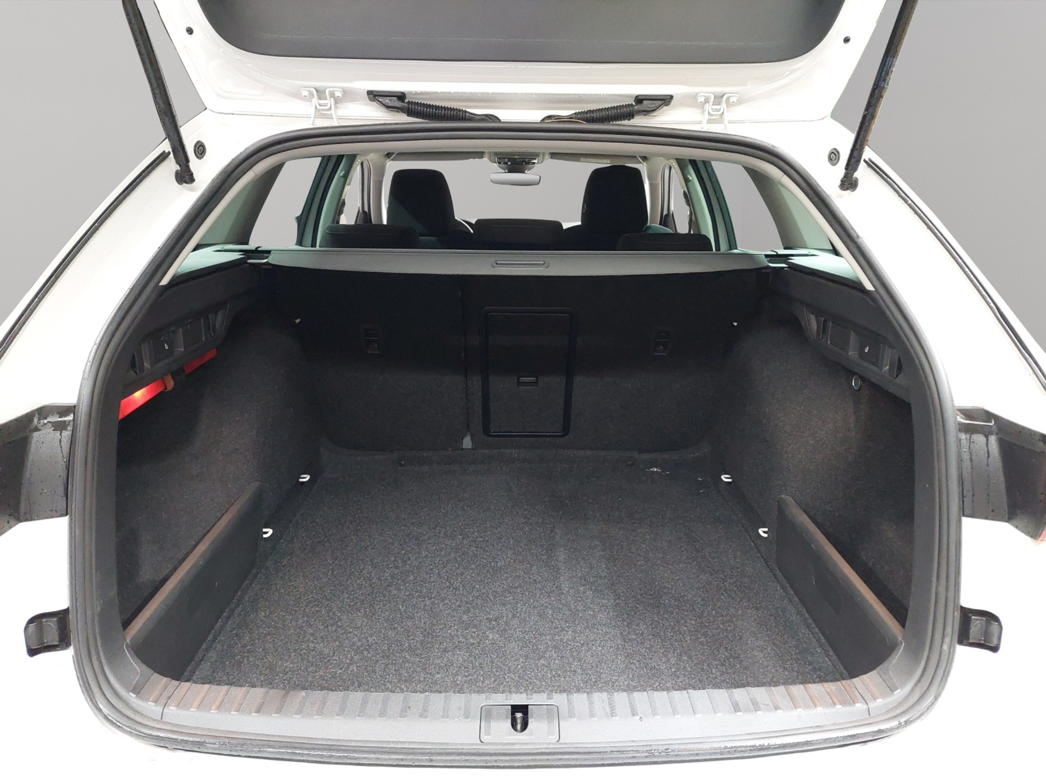 listing desktop thumbnail image 10