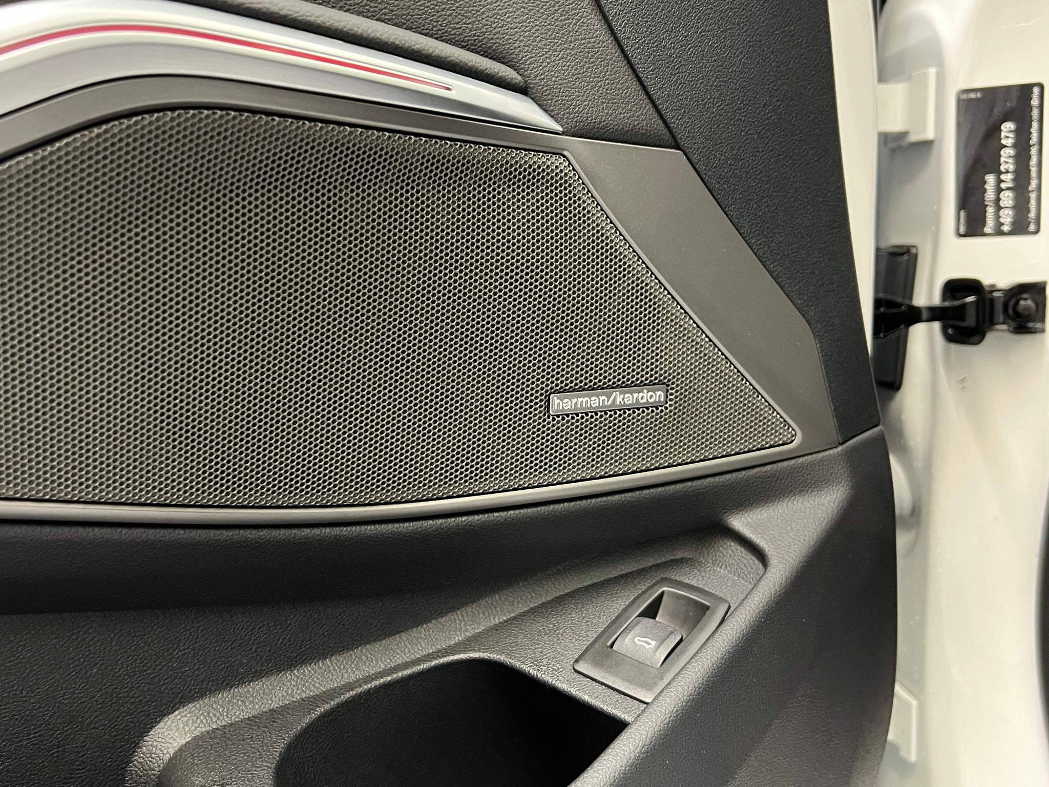 listing desktop thumbnail image 13