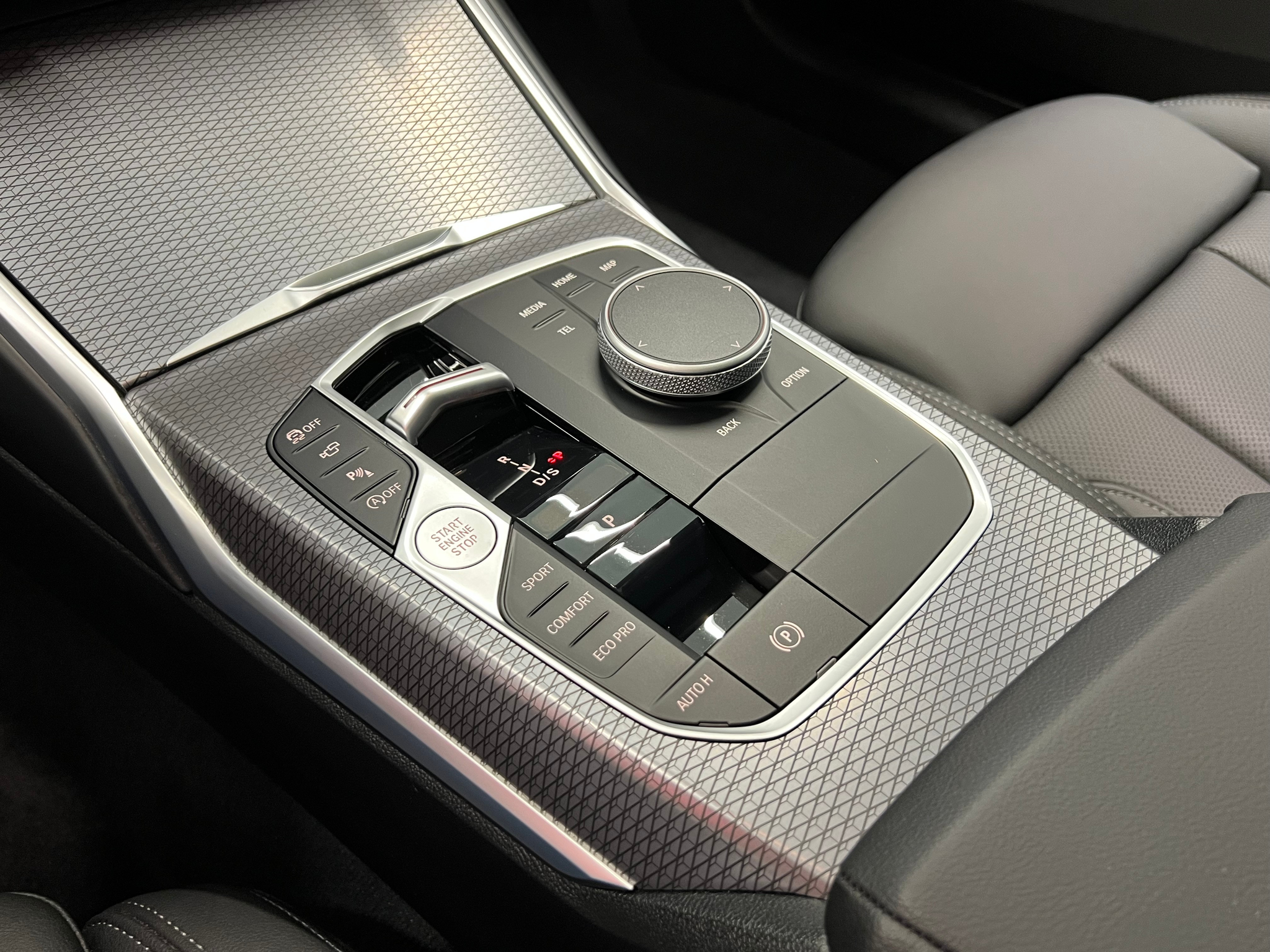 listing desktop thumbnail image 24