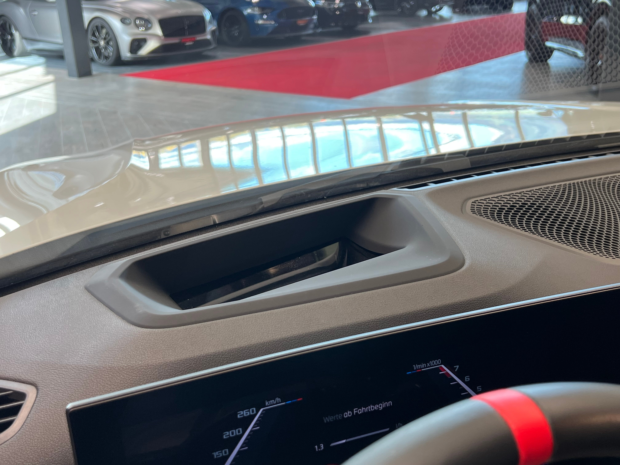 listing desktop thumbnail image 28