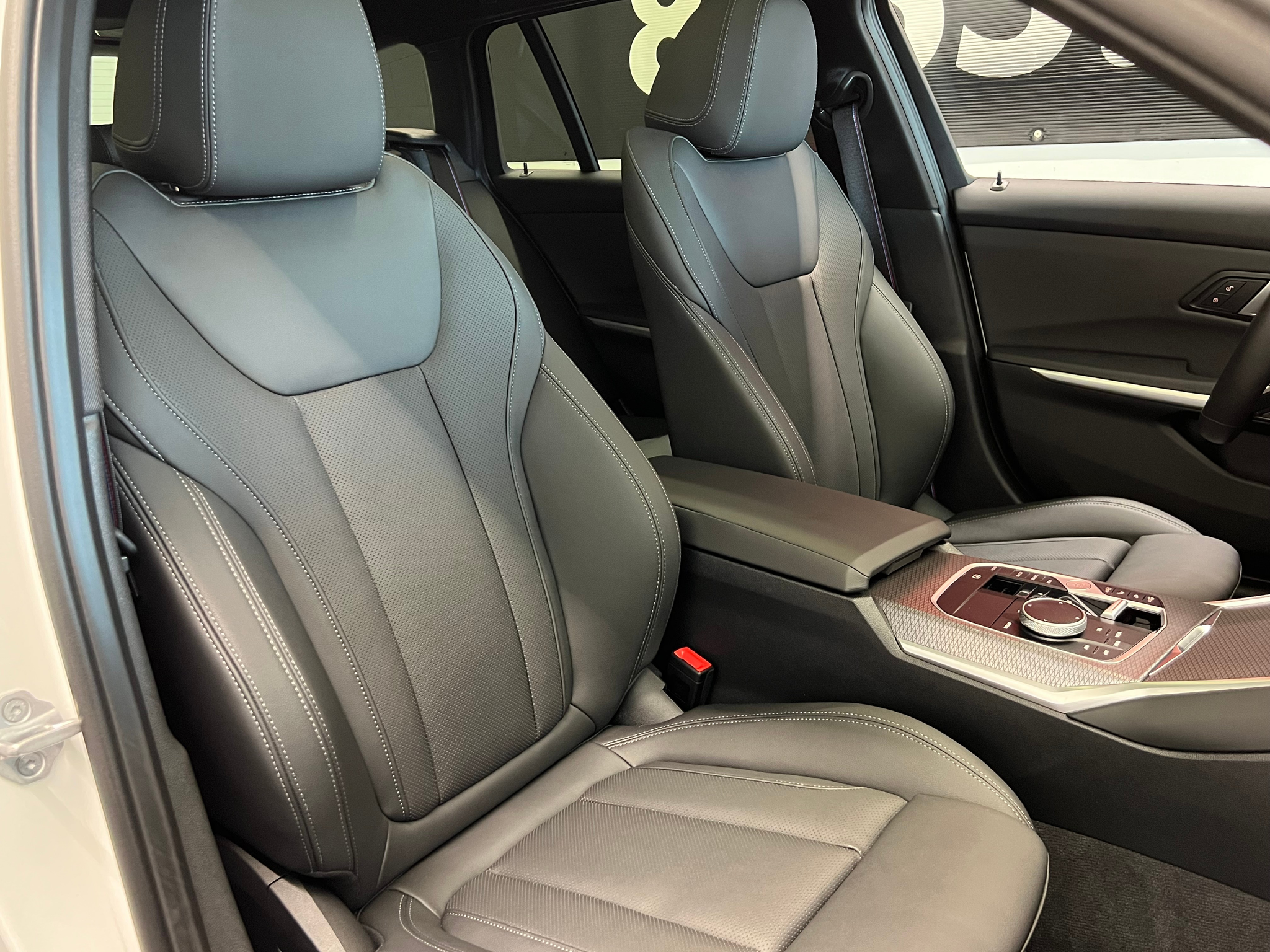 listing desktop thumbnail image 23