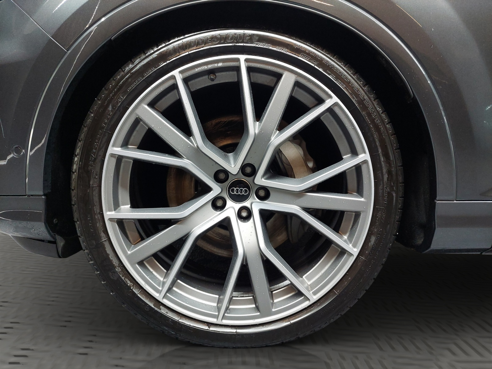 listing desktop thumbnail image 15