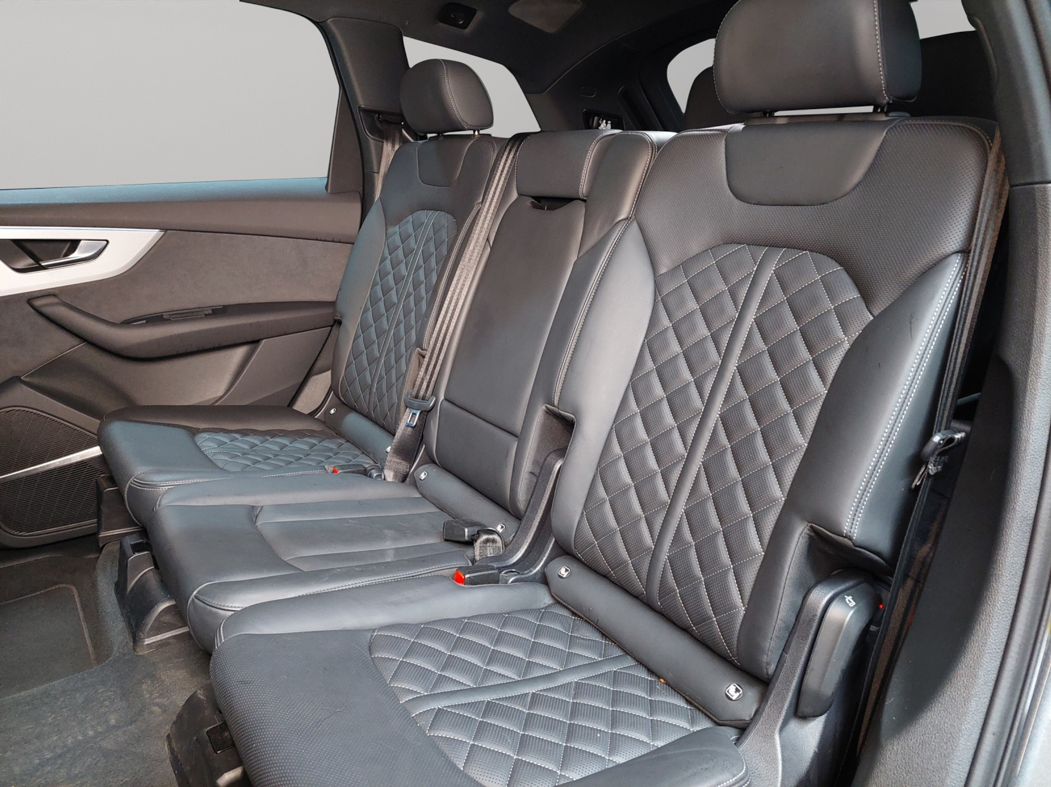 listing desktop thumbnail image 7