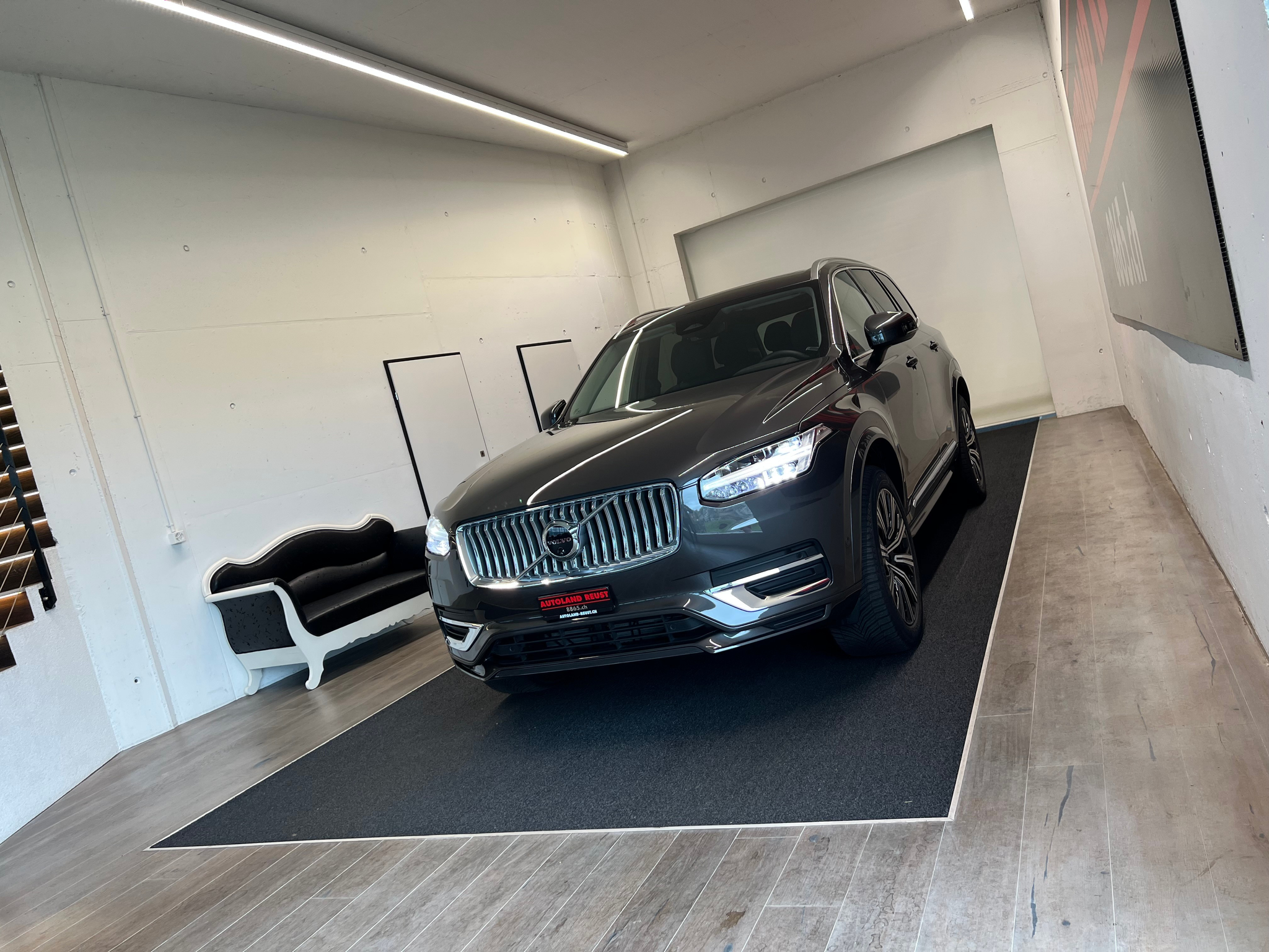 listing desktop thumbnail image 2