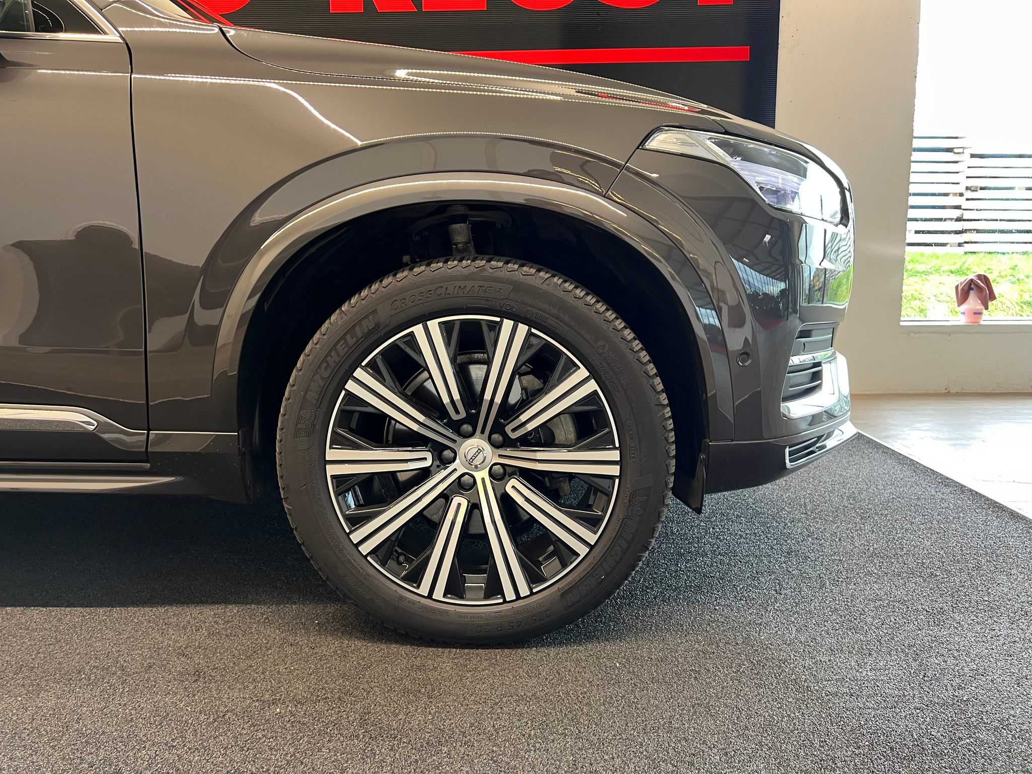 listing desktop thumbnail image 5