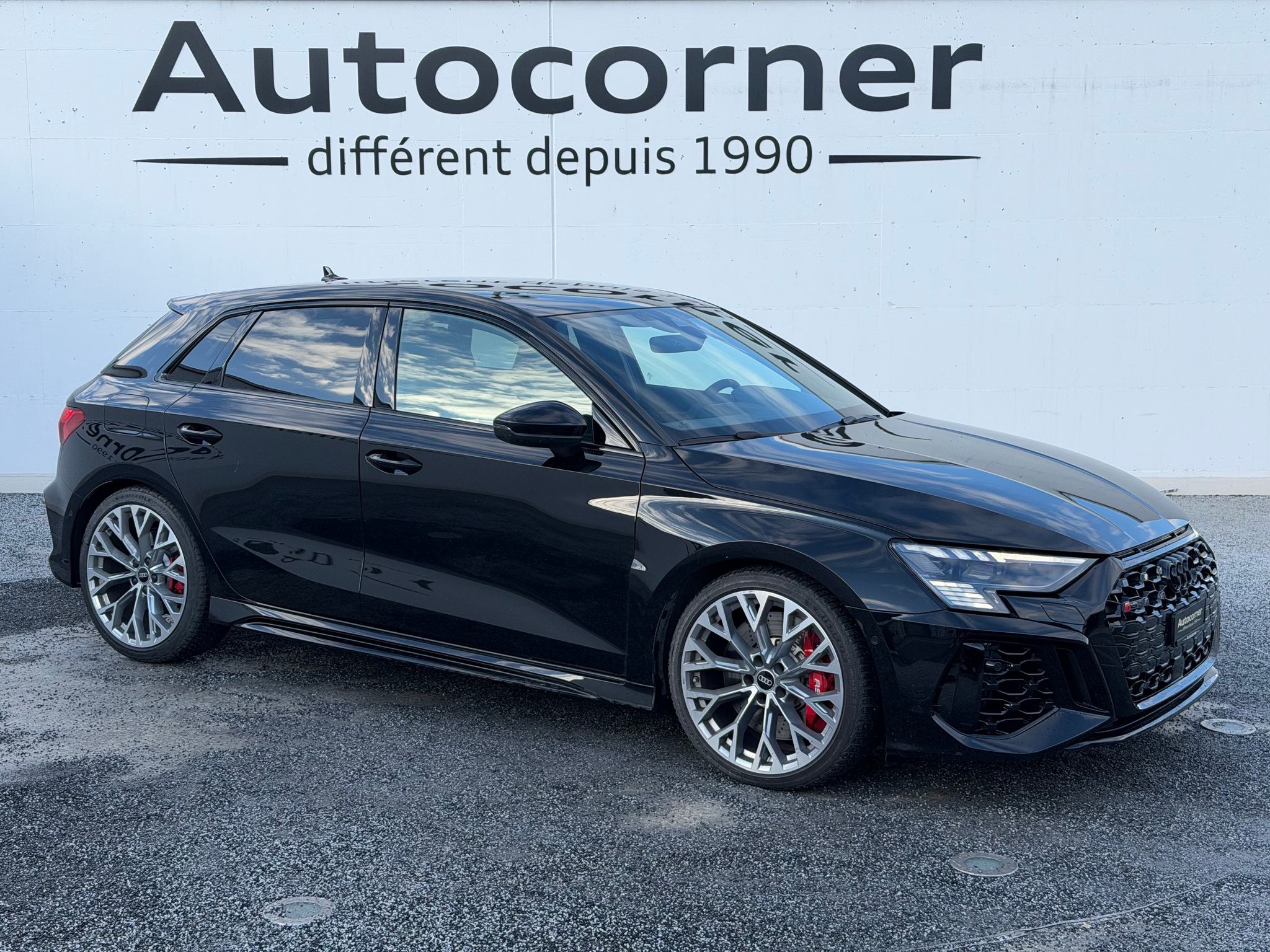 listing desktop thumbnail image 2