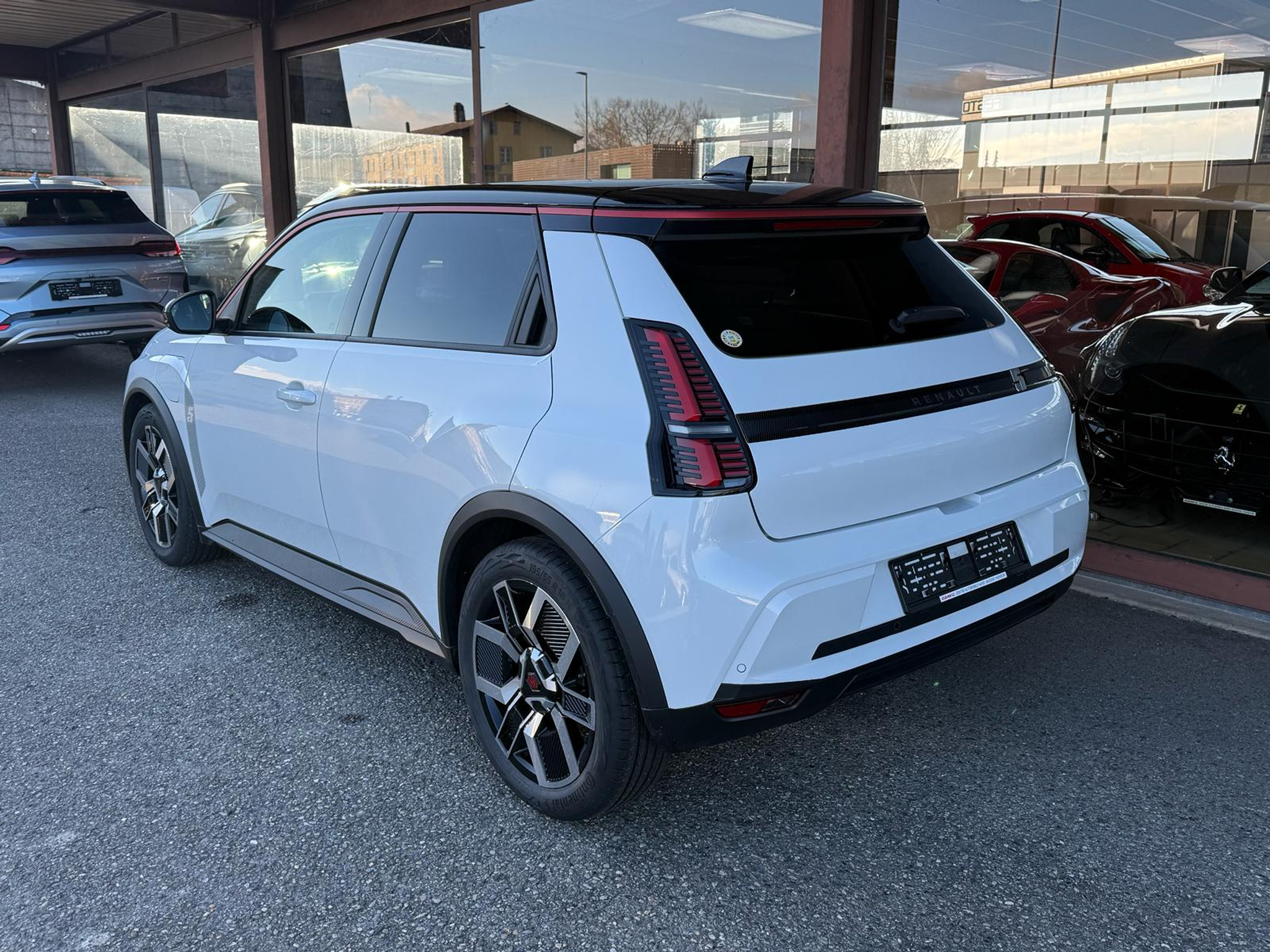 listing desktop thumbnail image 2