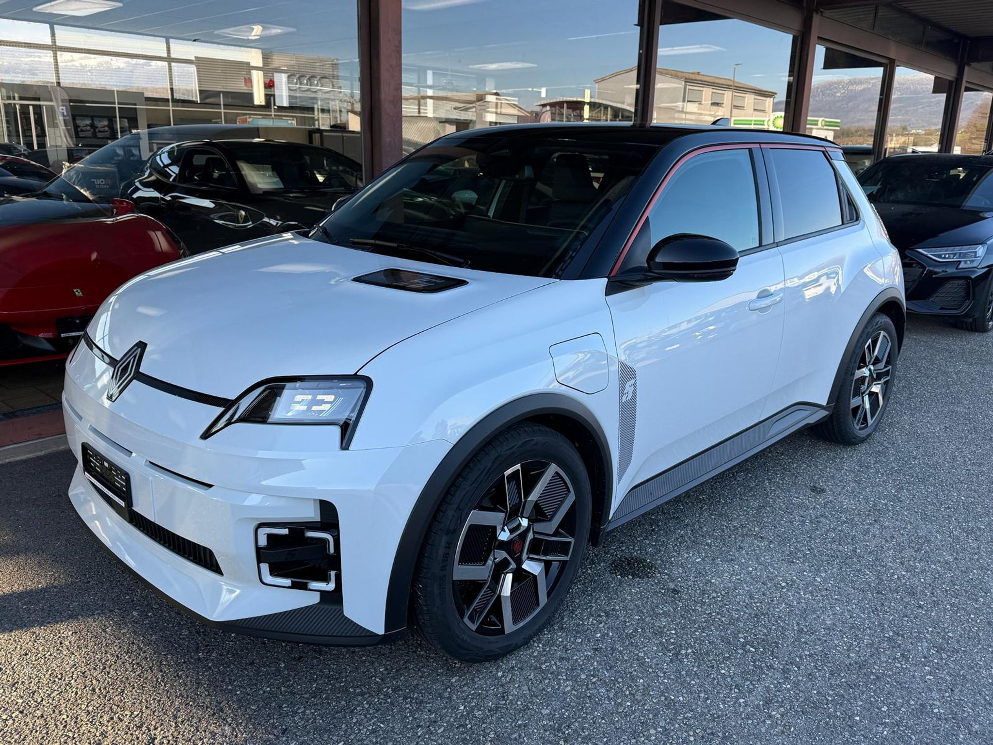 listing desktop thumbnail image 1