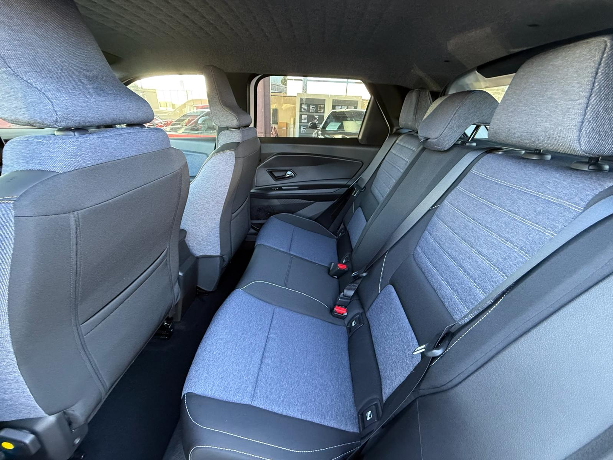 listing desktop thumbnail image 6