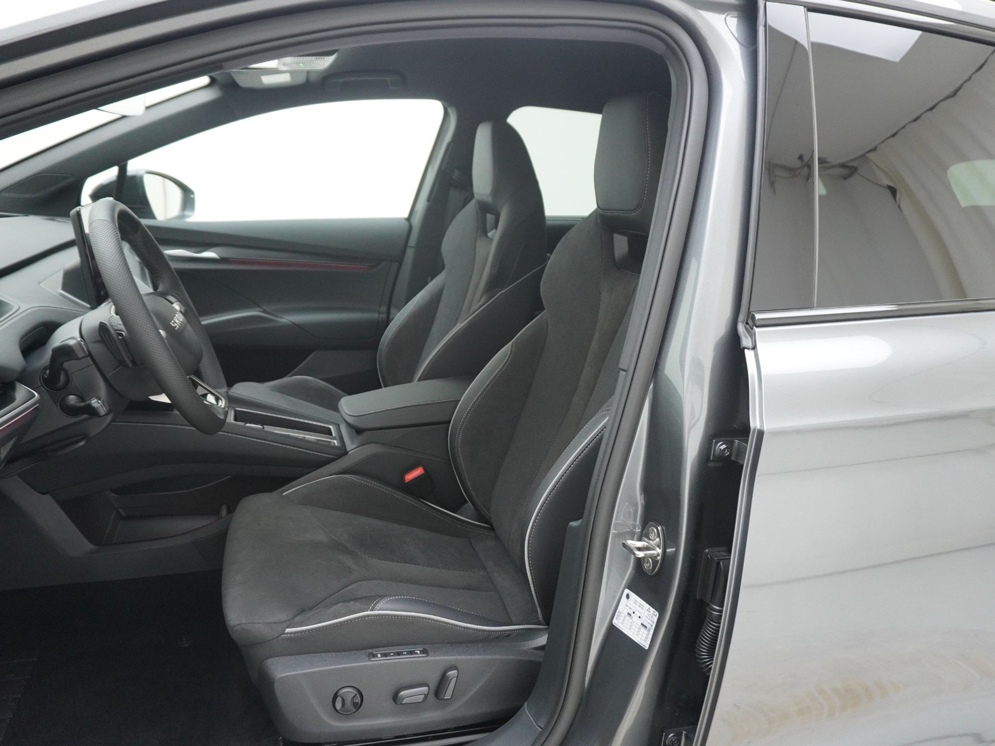 listing desktop thumbnail image 12