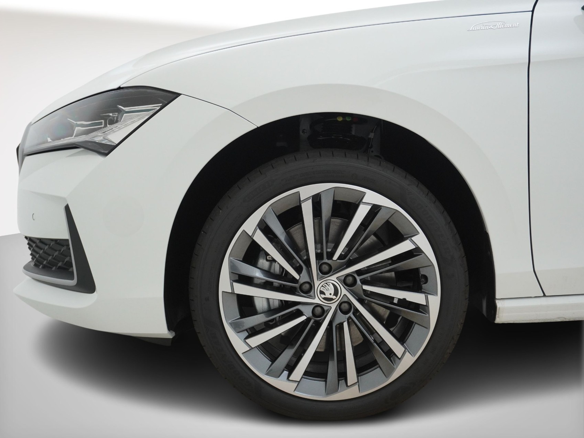 listing desktop thumbnail image 10