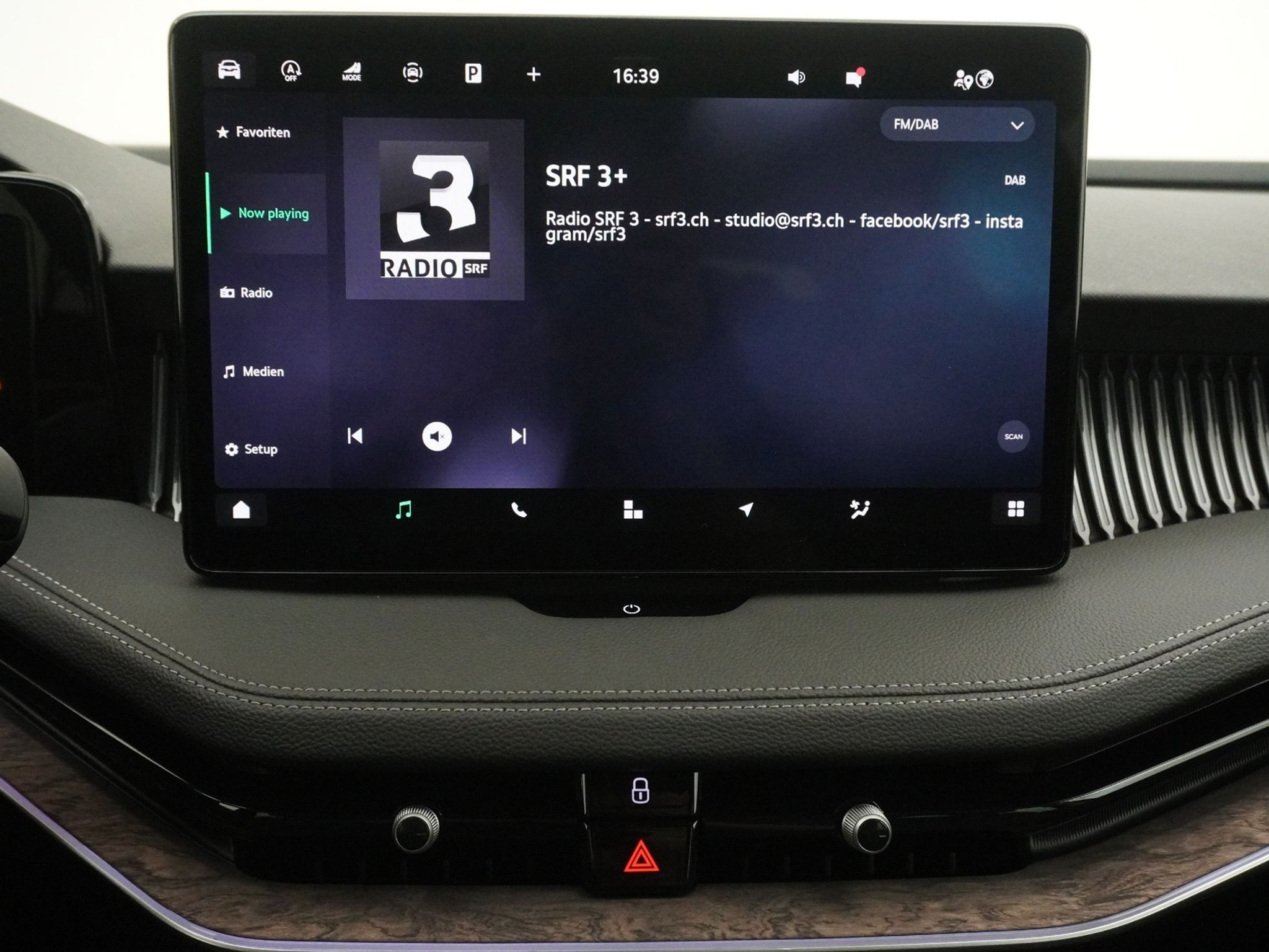 listing desktop thumbnail image 25