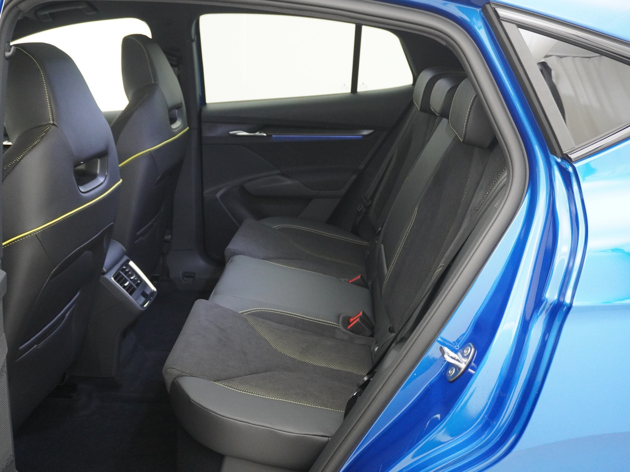 listing desktop thumbnail image 13