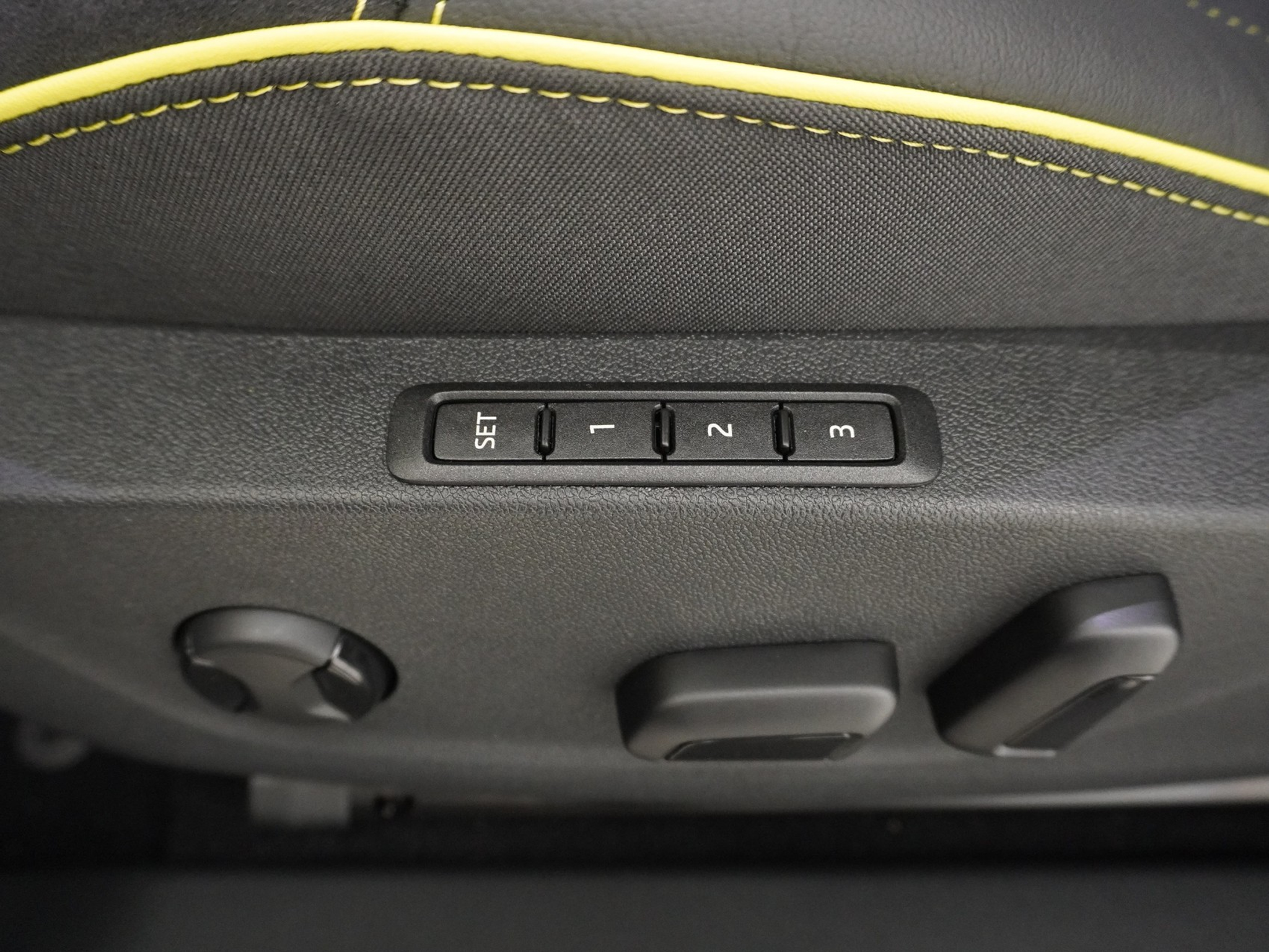 listing desktop thumbnail image 12