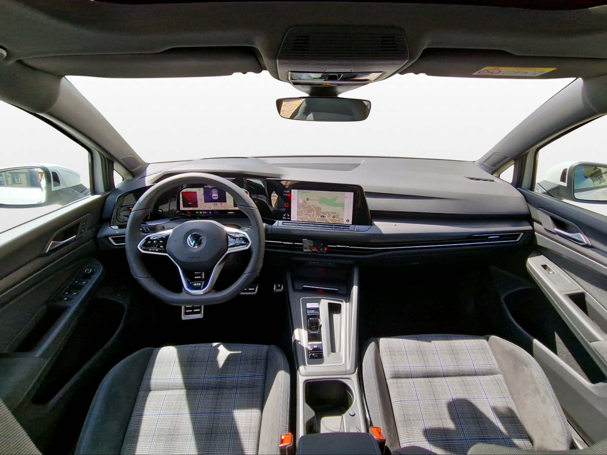 listing desktop thumbnail image 3