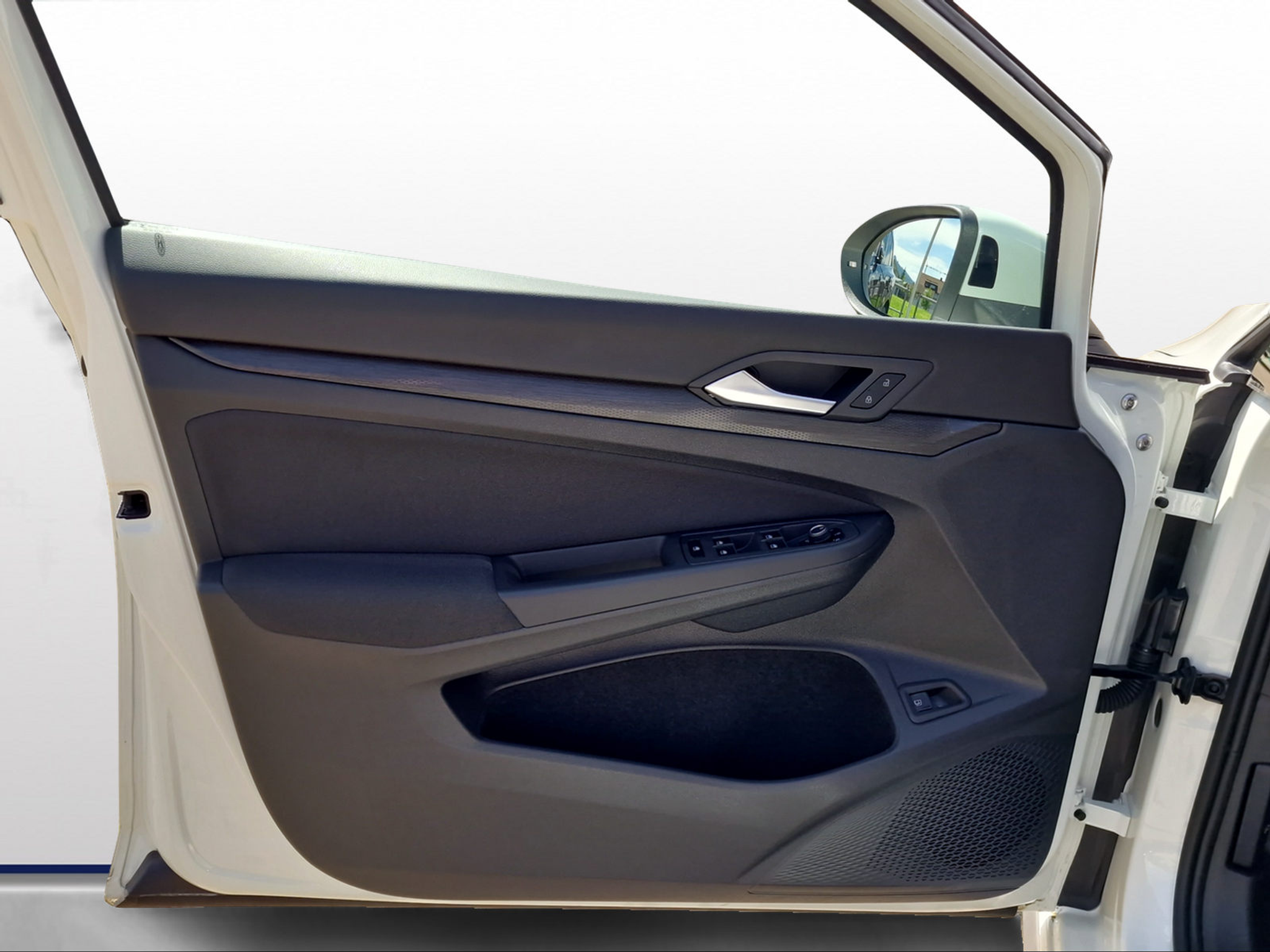 listing desktop thumbnail image 9