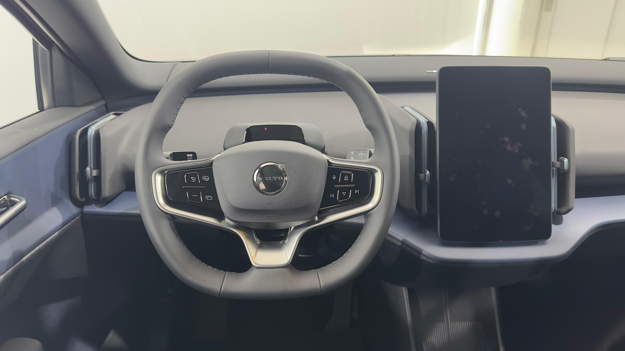 listing desktop thumbnail image 12