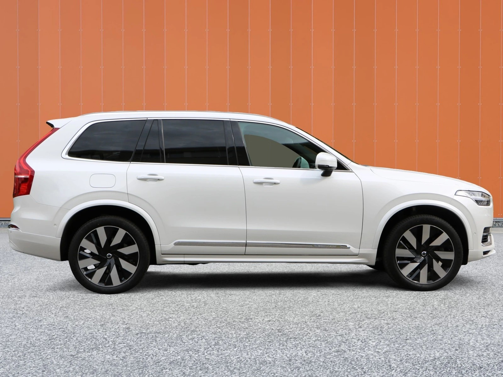 listing desktop thumbnail image 2