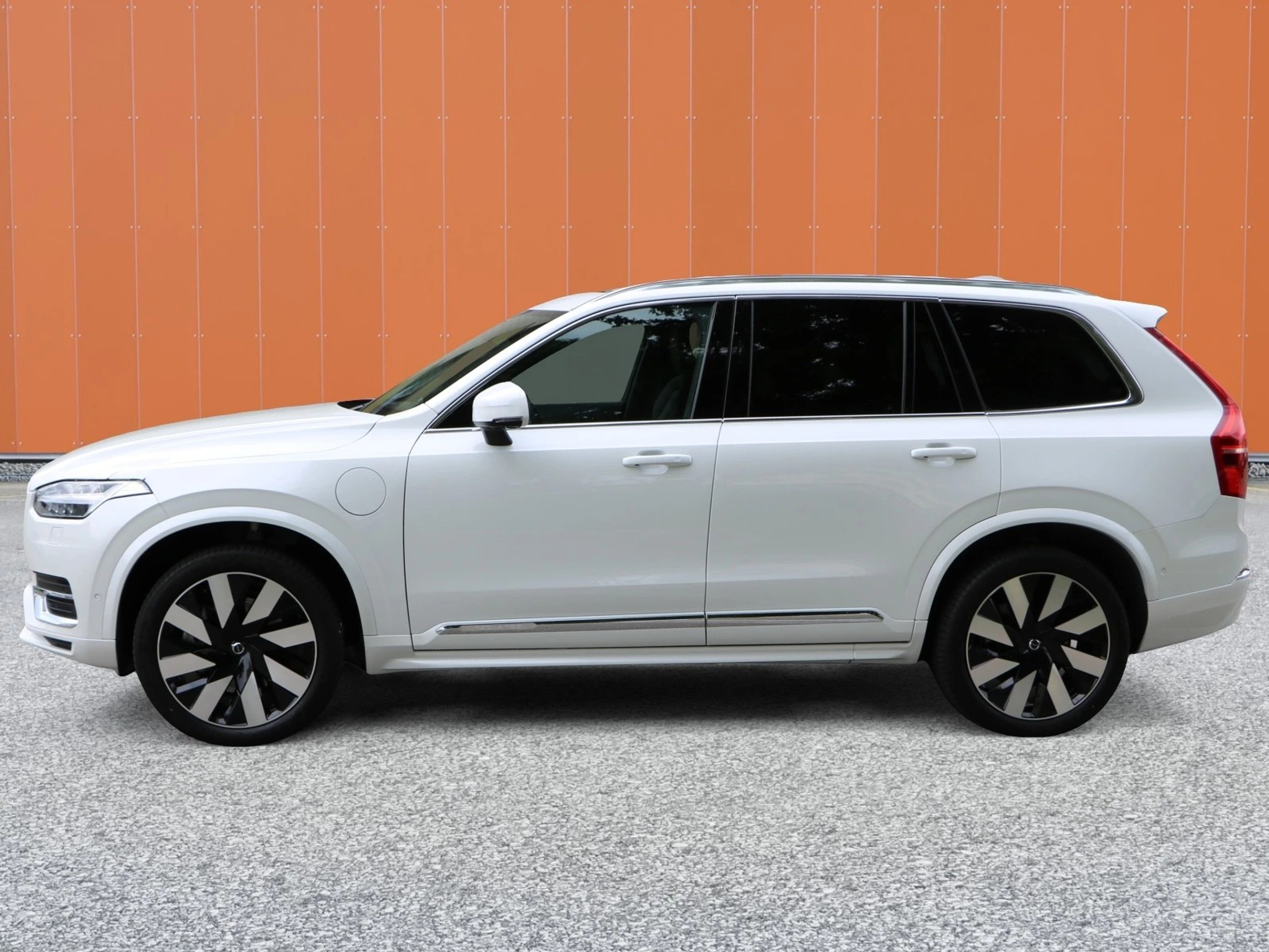 listing desktop thumbnail image 3