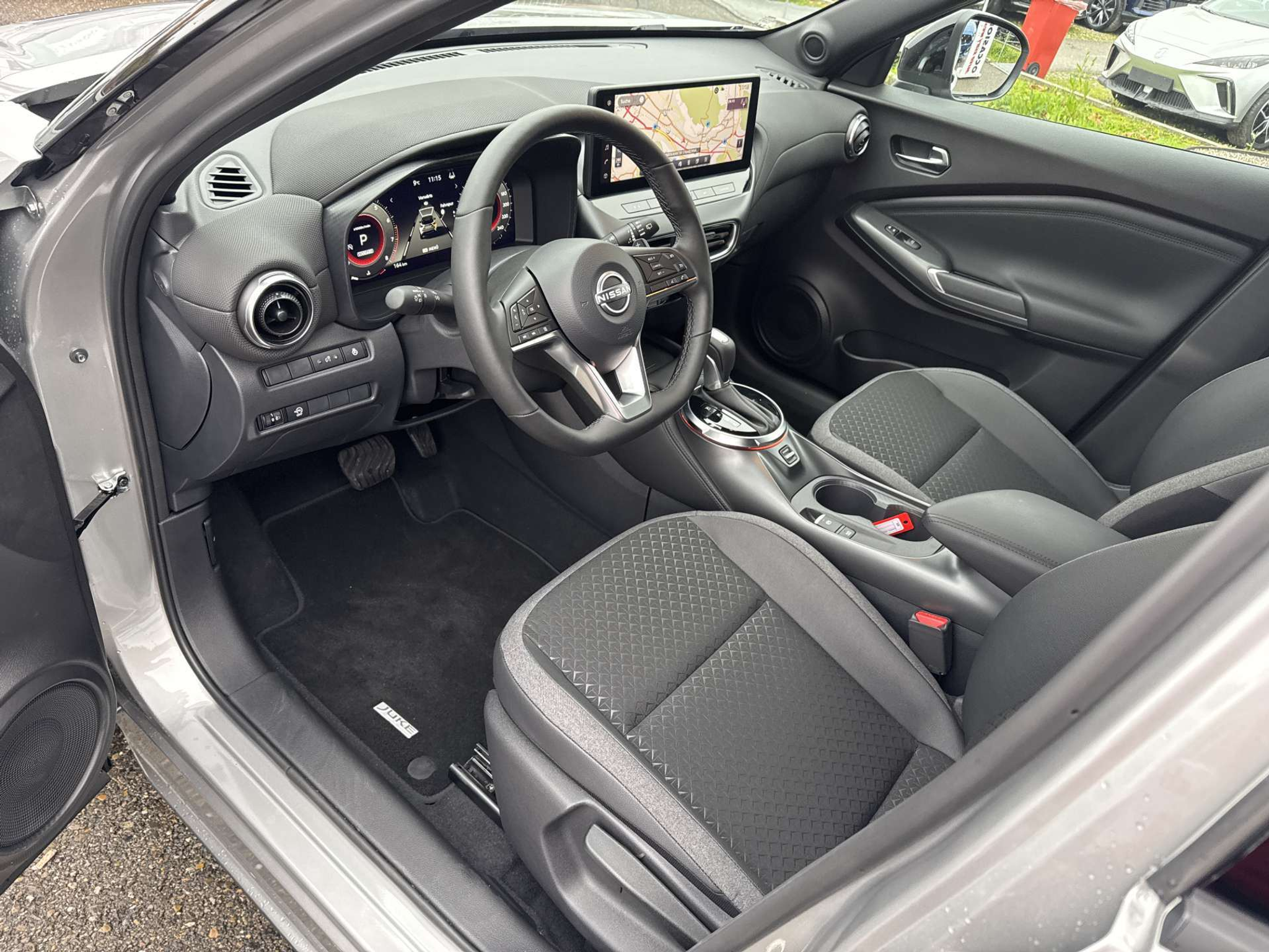 listing desktop thumbnail image 2