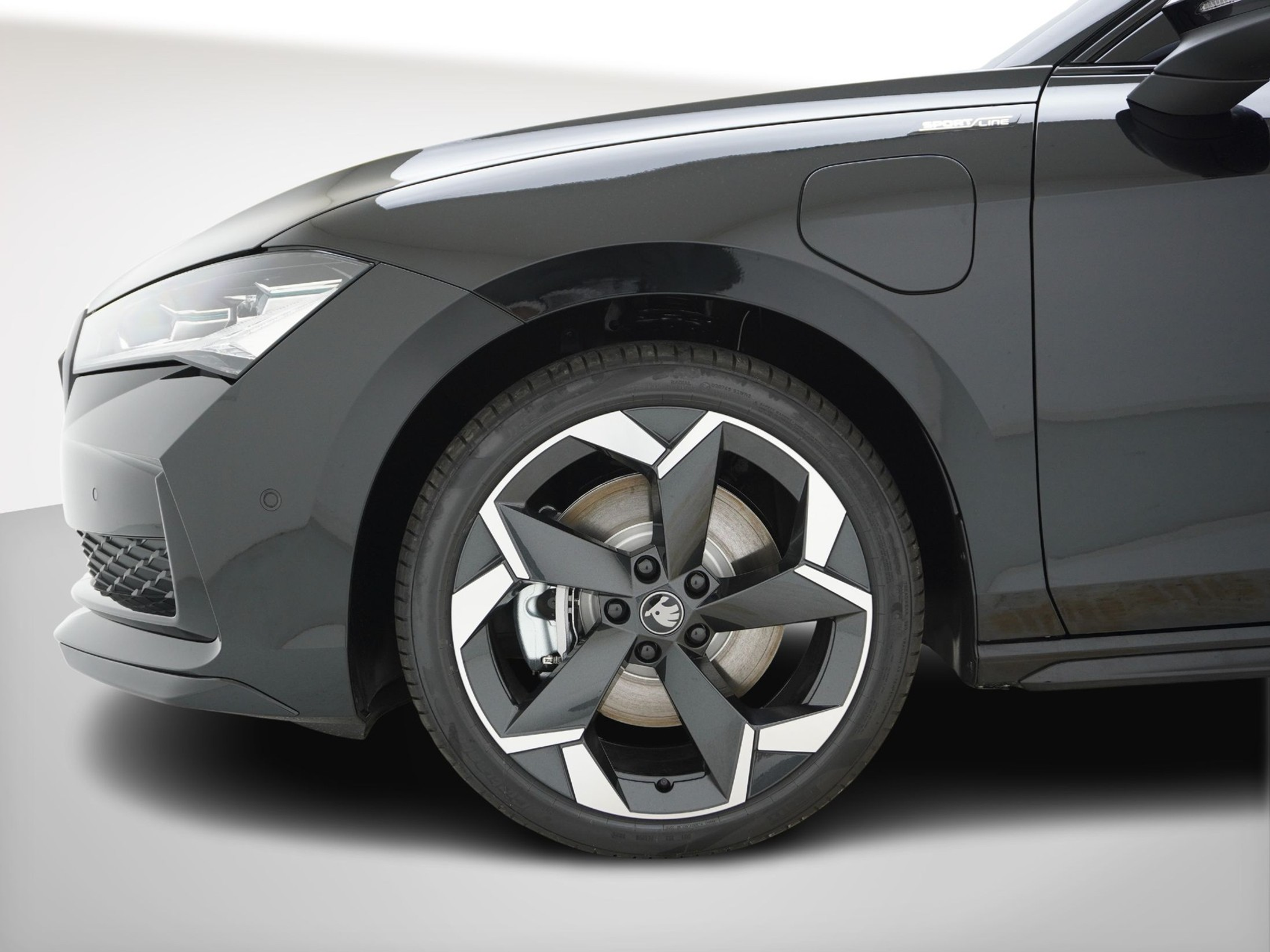 listing desktop thumbnail image 9