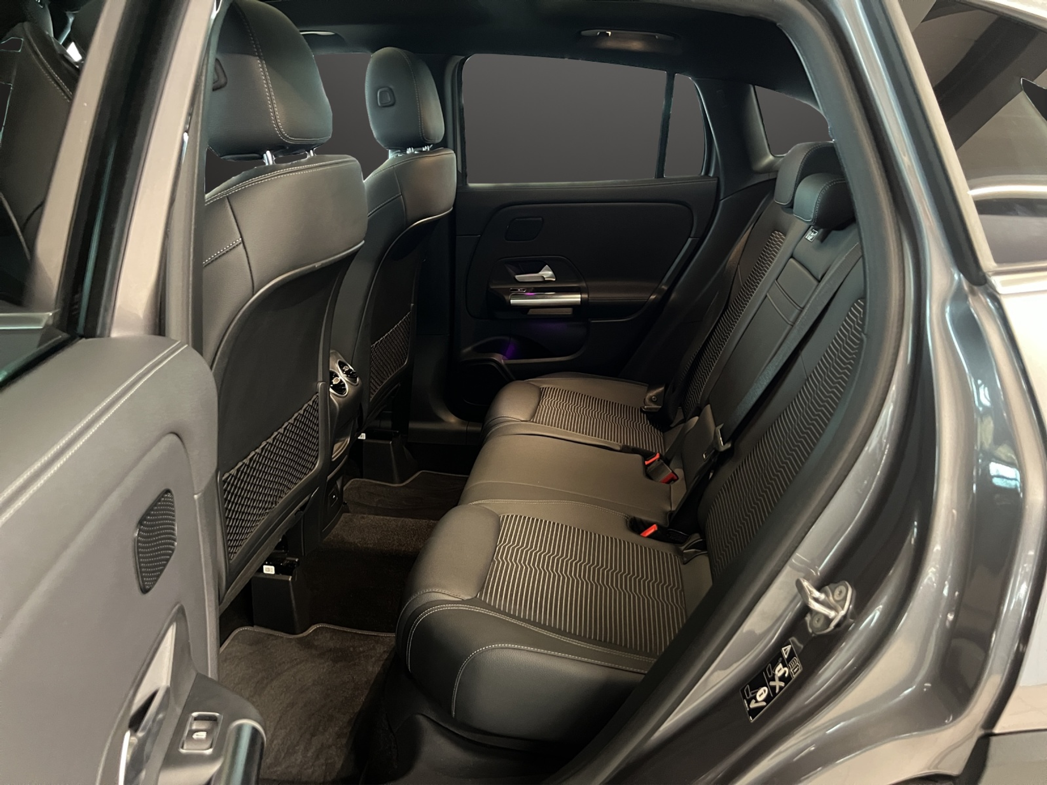 listing desktop thumbnail image 11