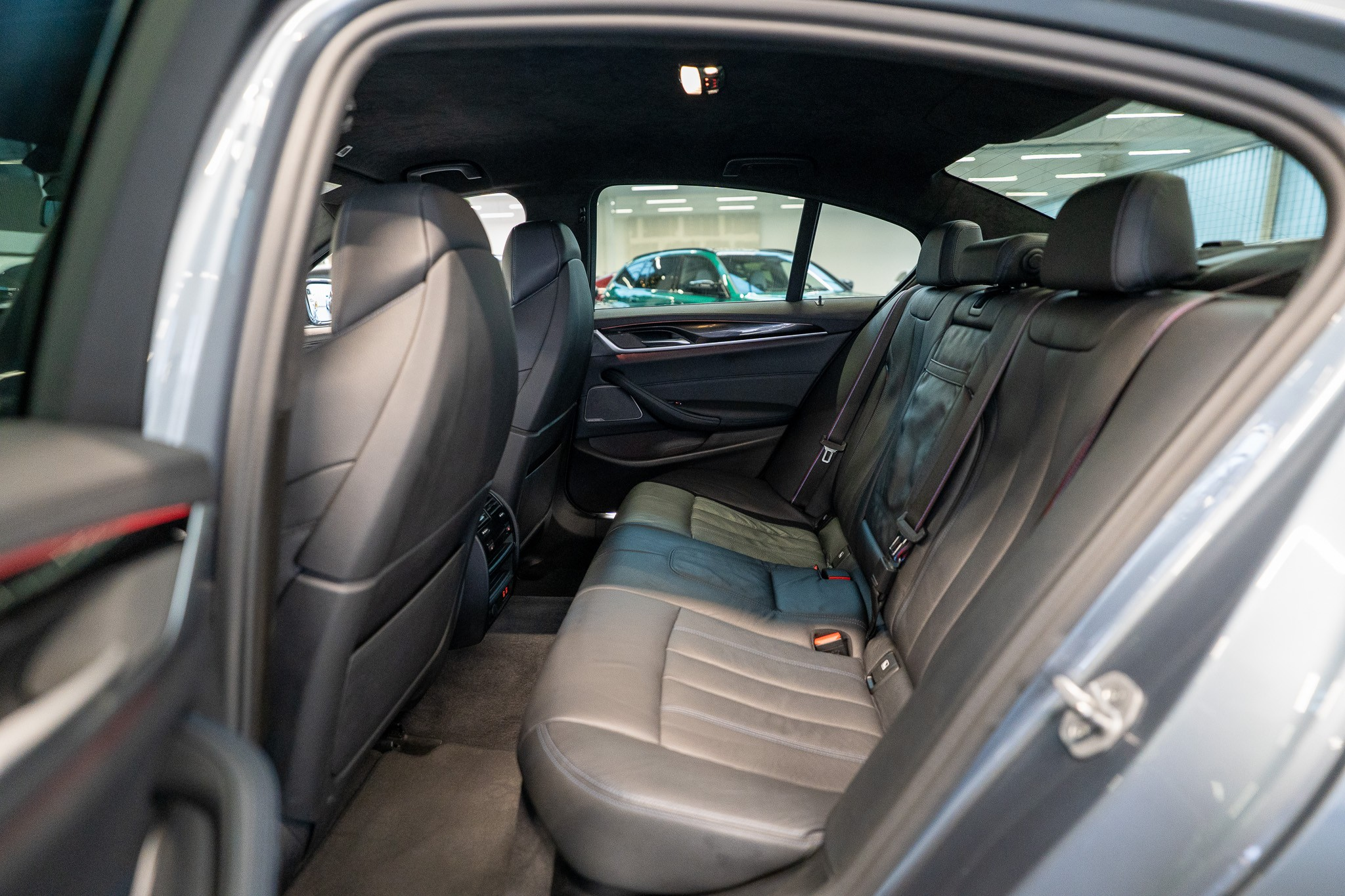 listing desktop thumbnail image 11