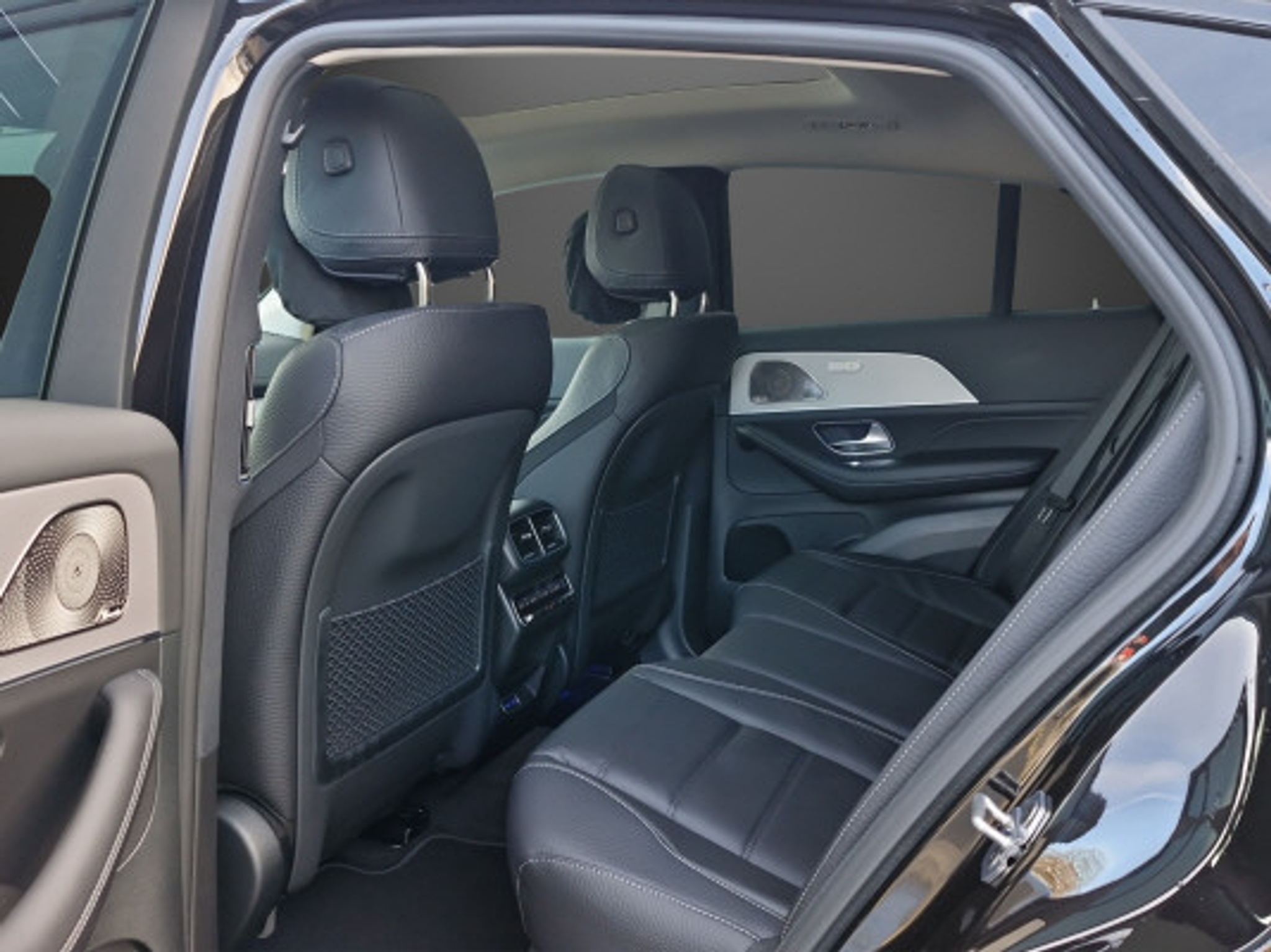 listing desktop thumbnail image 10