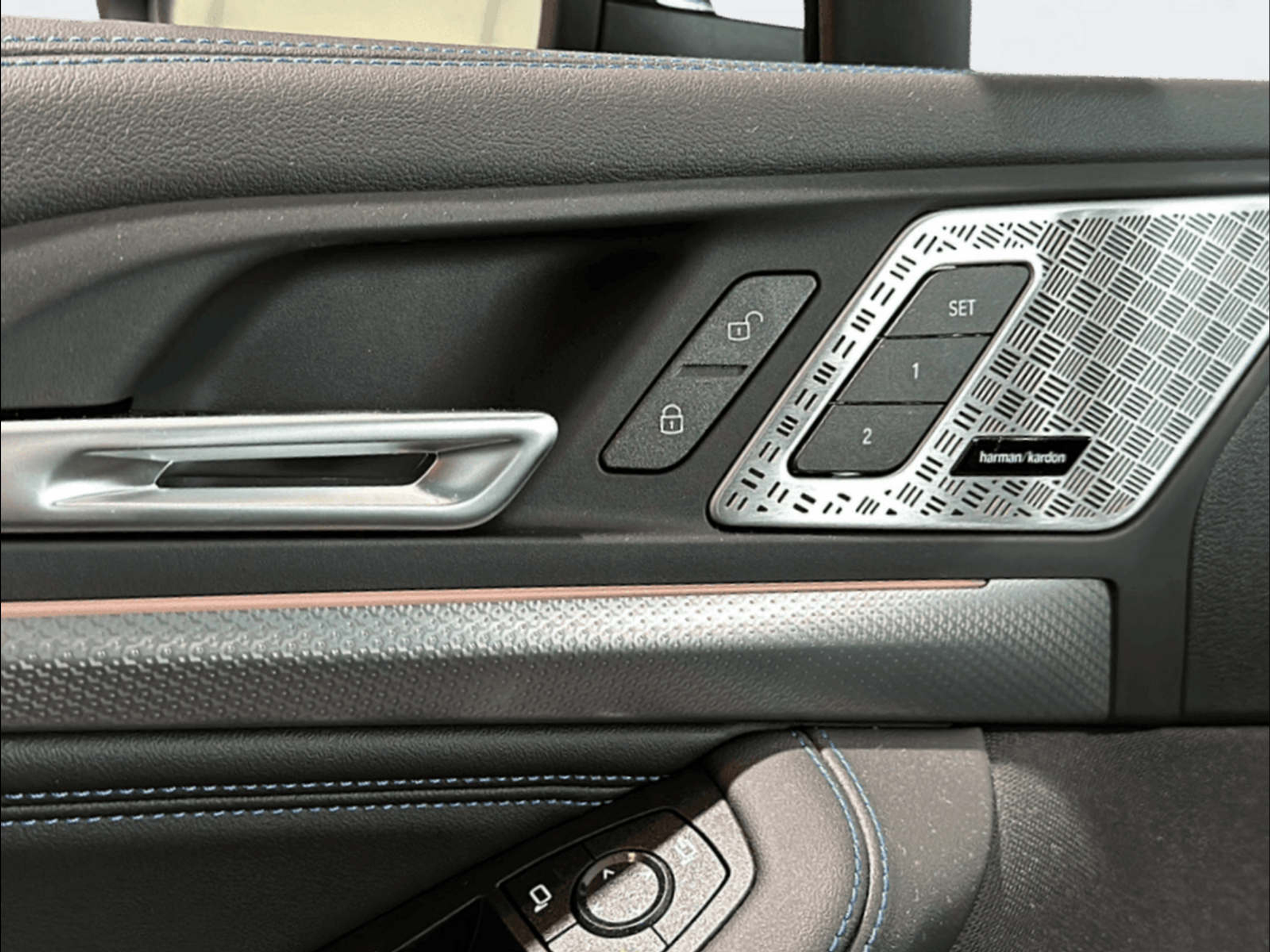 listing desktop thumbnail image 19