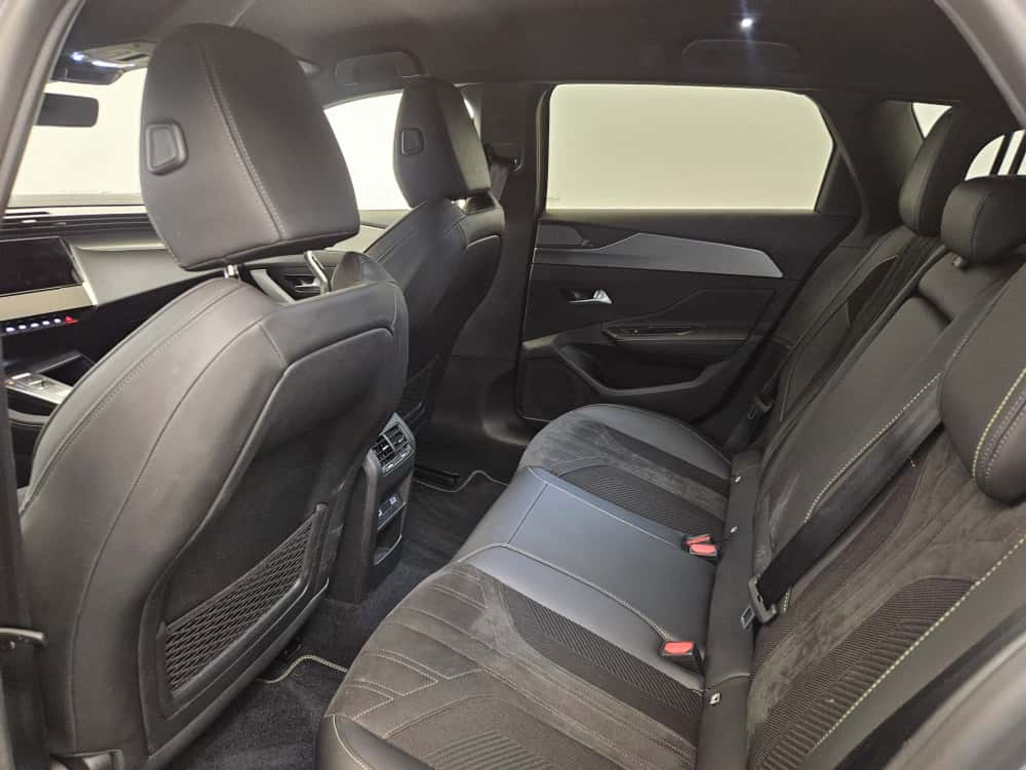 listing desktop thumbnail image 12