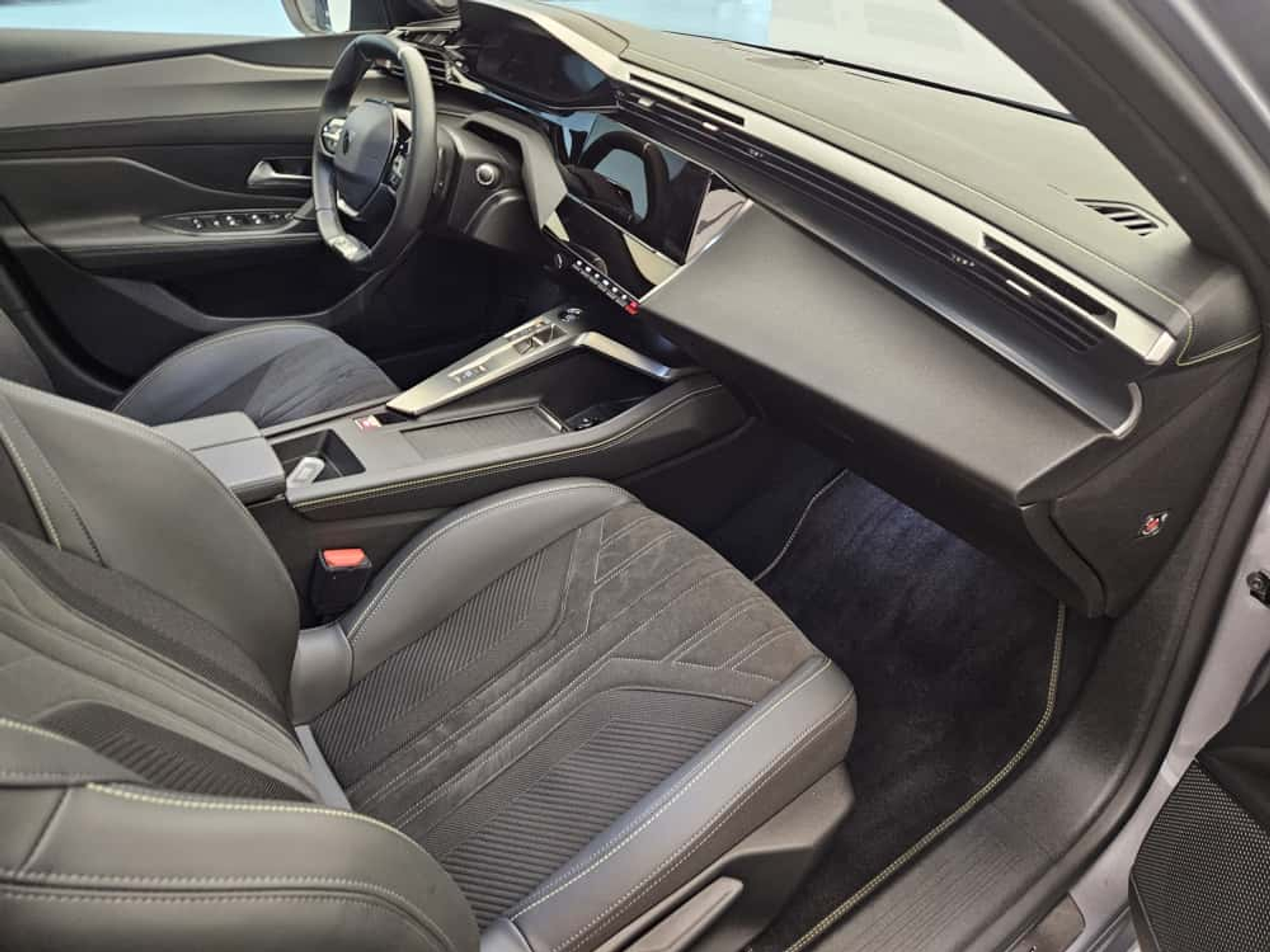 listing desktop thumbnail image 11