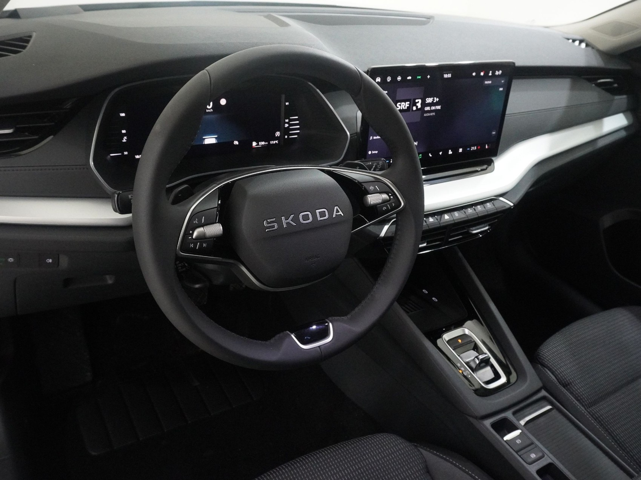 listing desktop thumbnail image 4