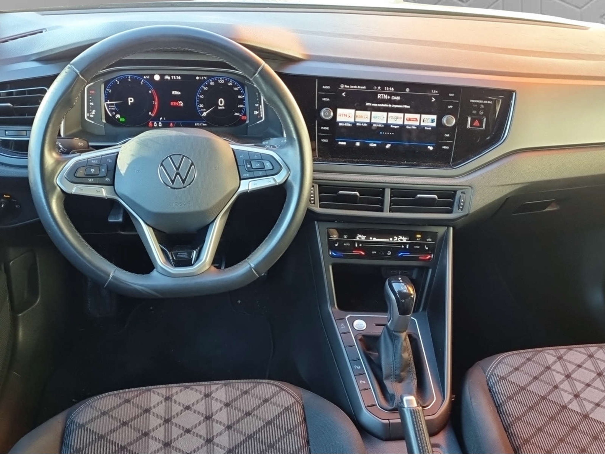 listing desktop thumbnail image 14